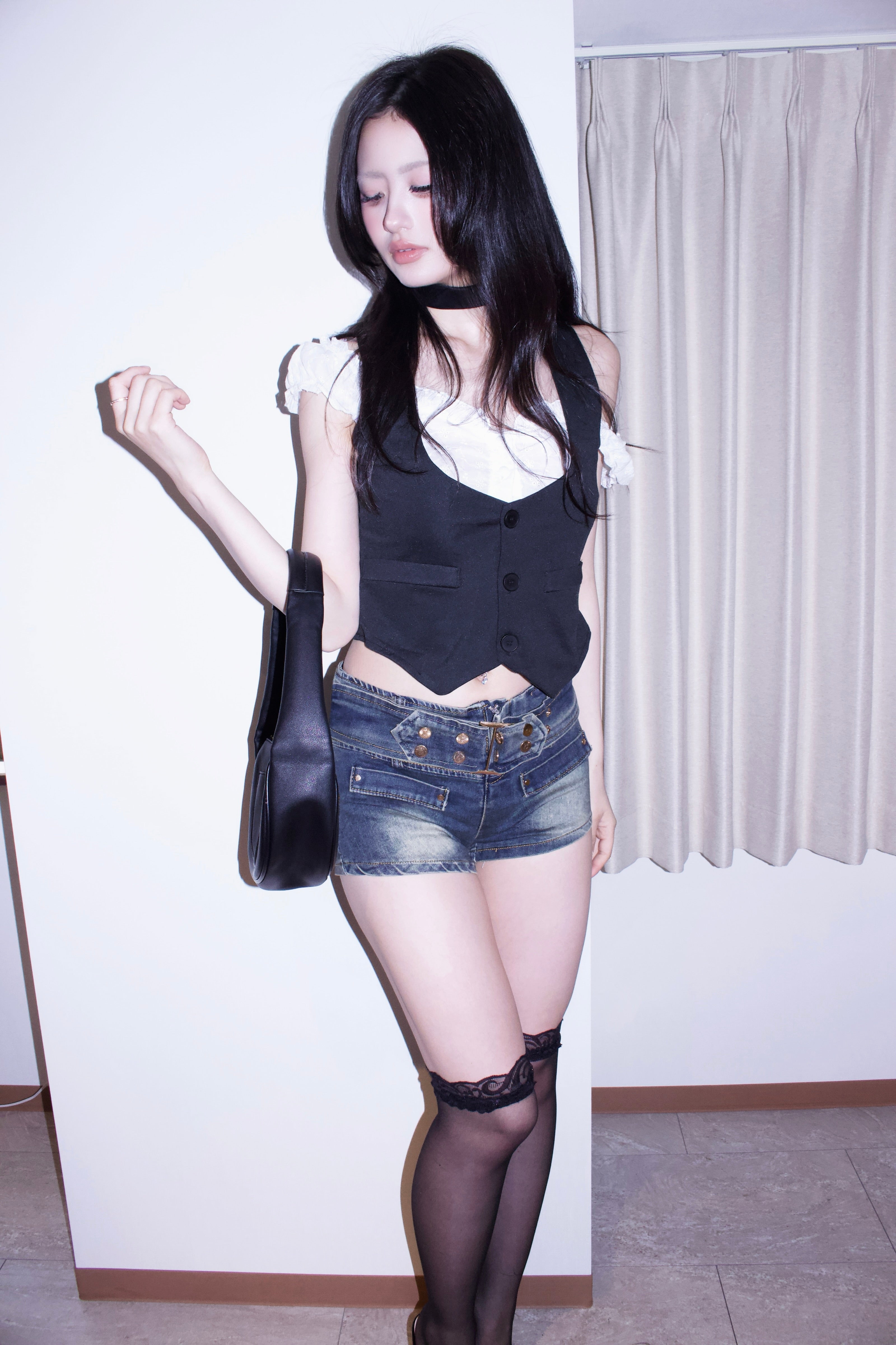 Sabrina melow tops.