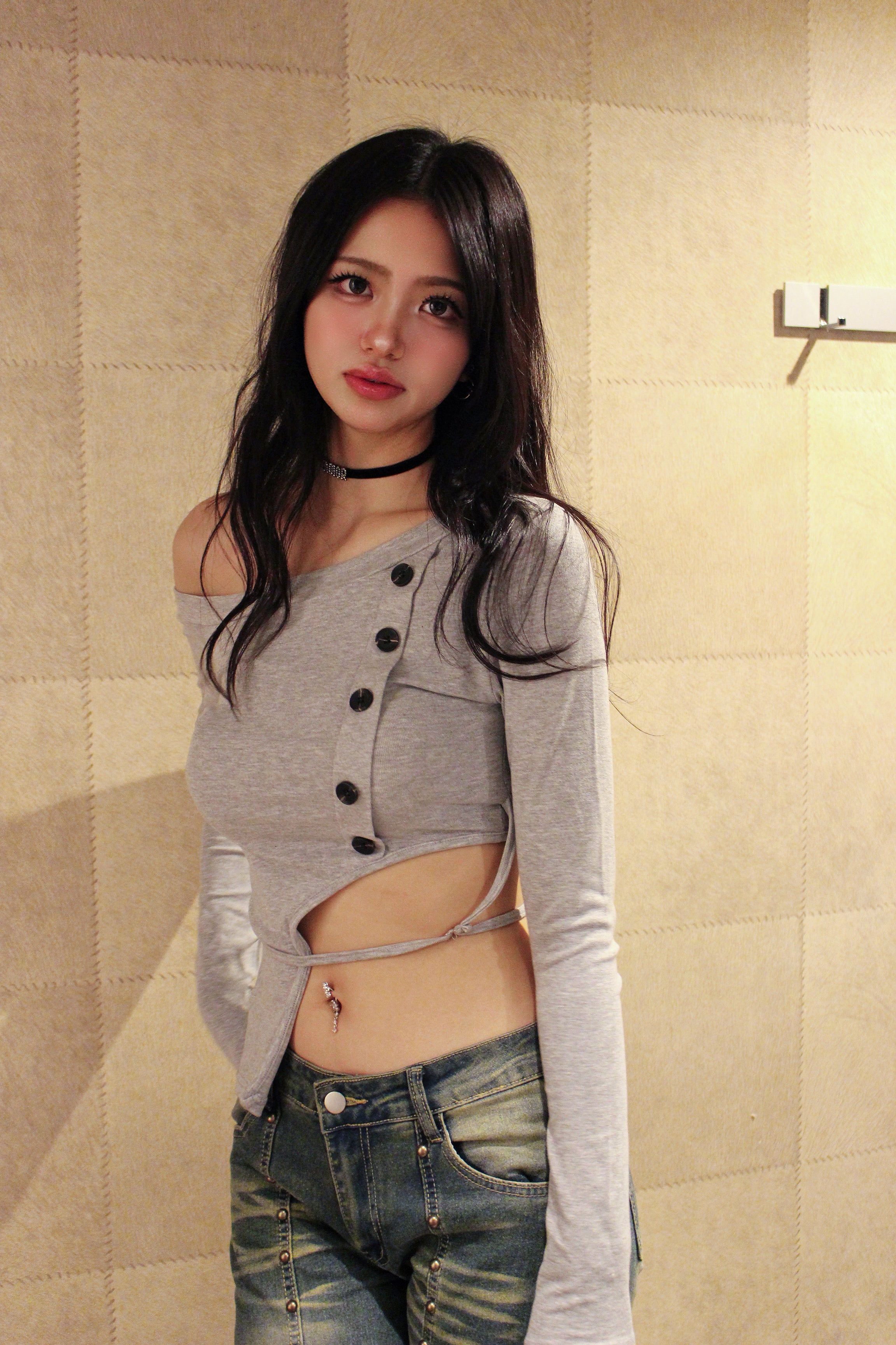 gray allure tops.