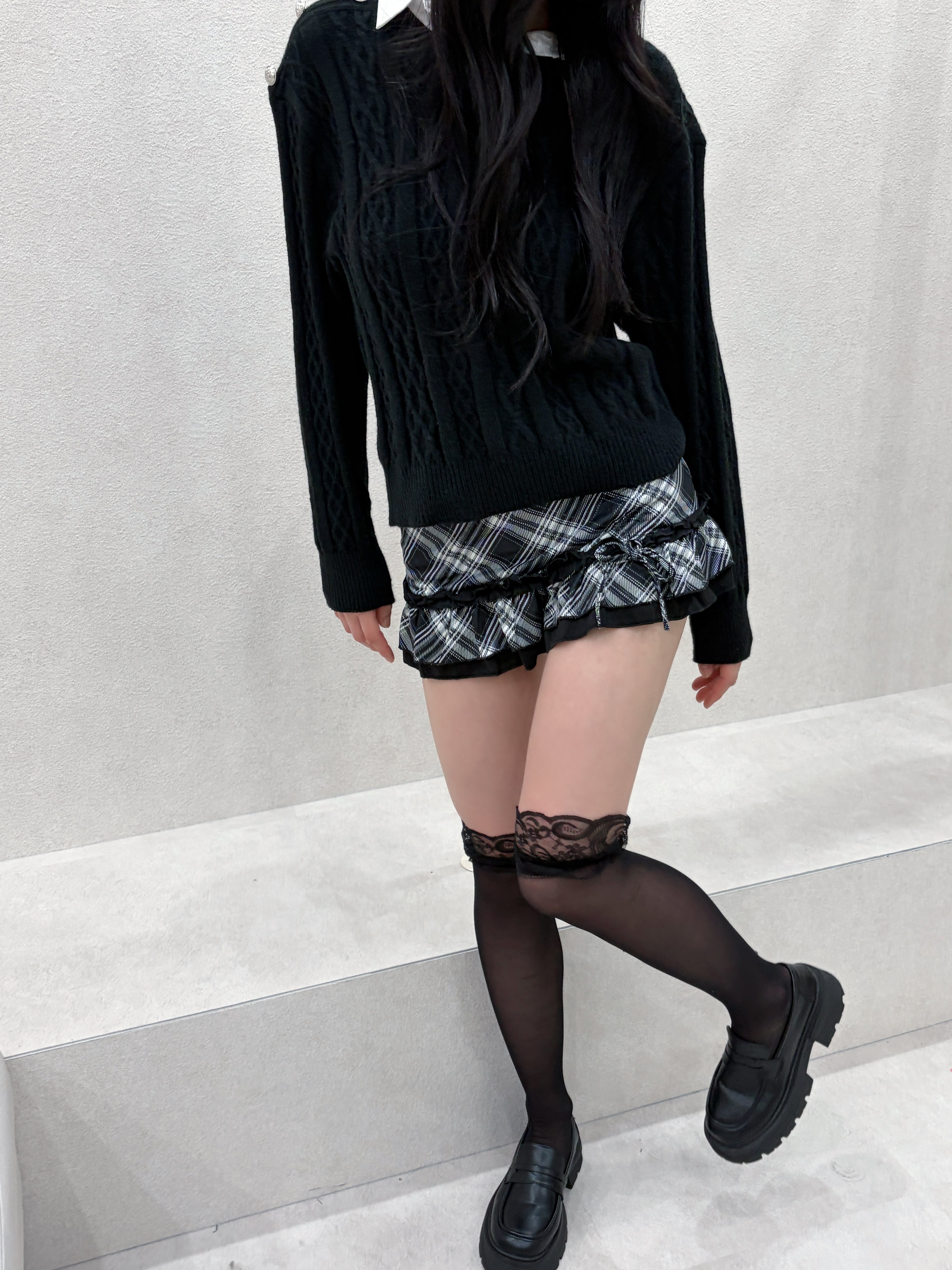 lace plaid skirt.