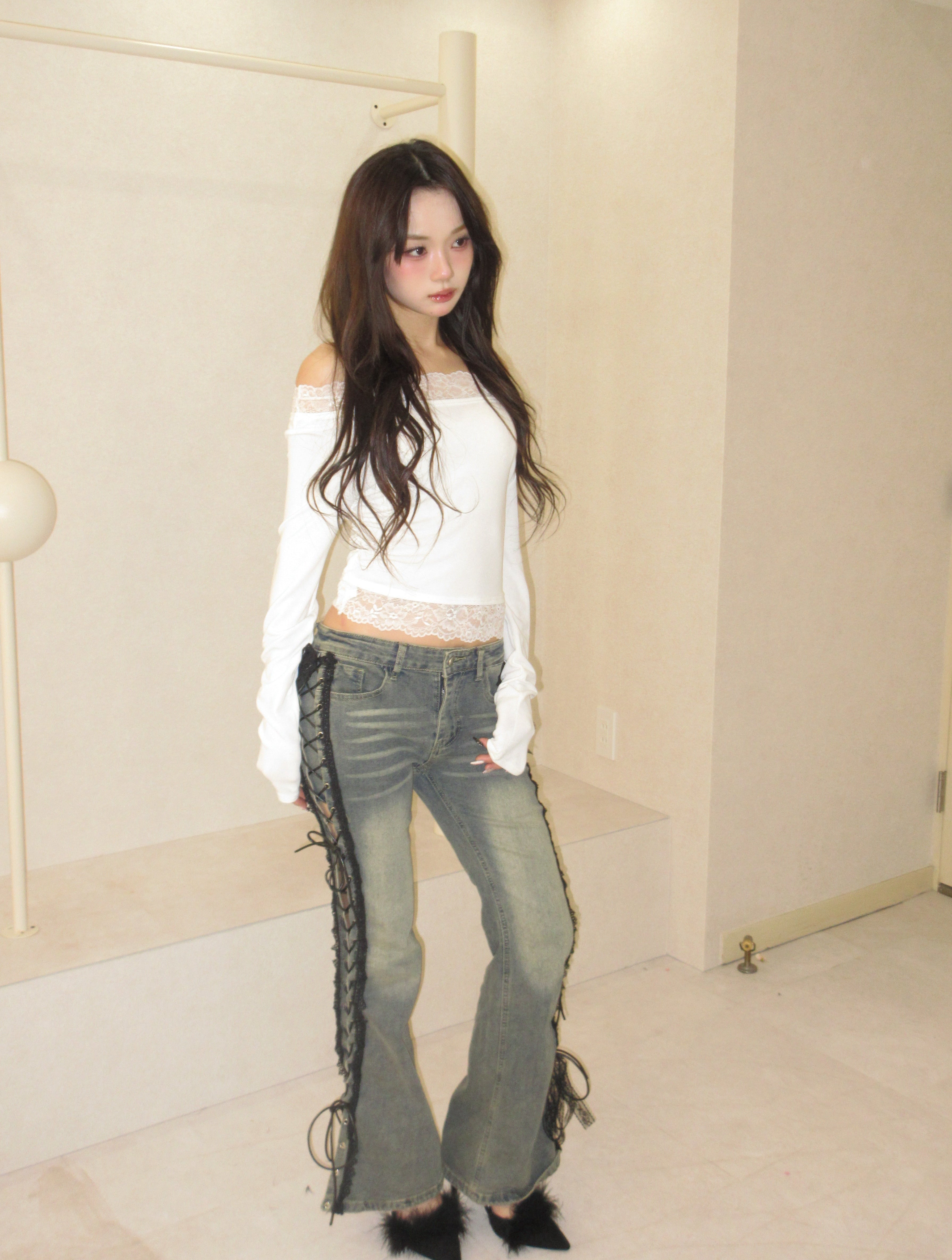 muse en lace off-shoulder.