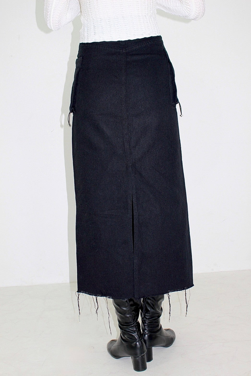 ring long skirt.