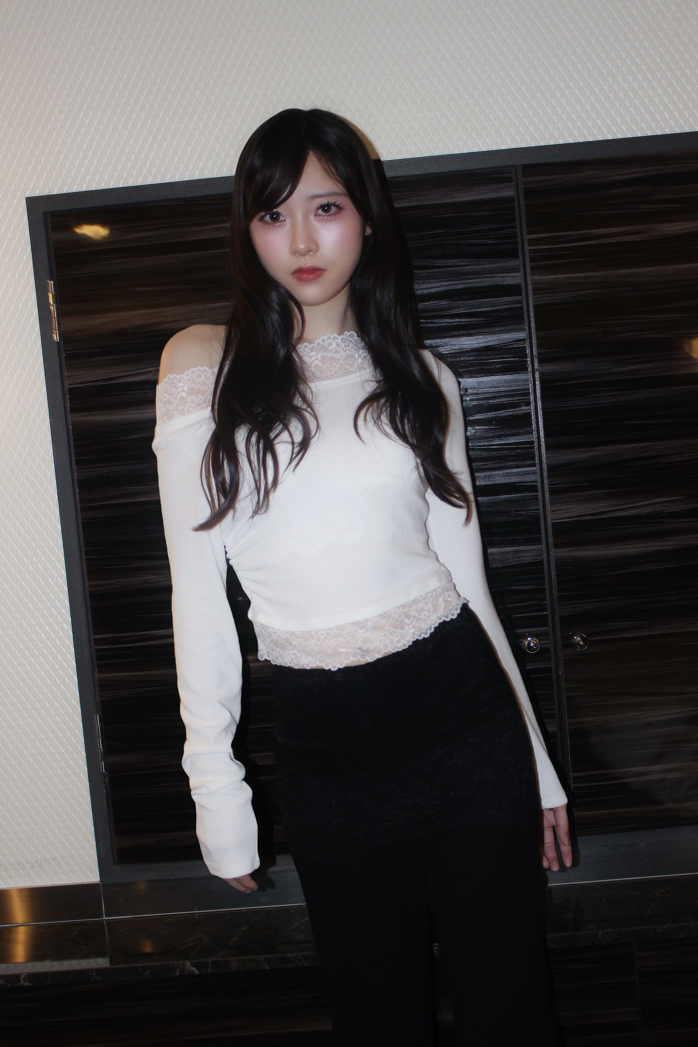 muse en lace one shoulder.