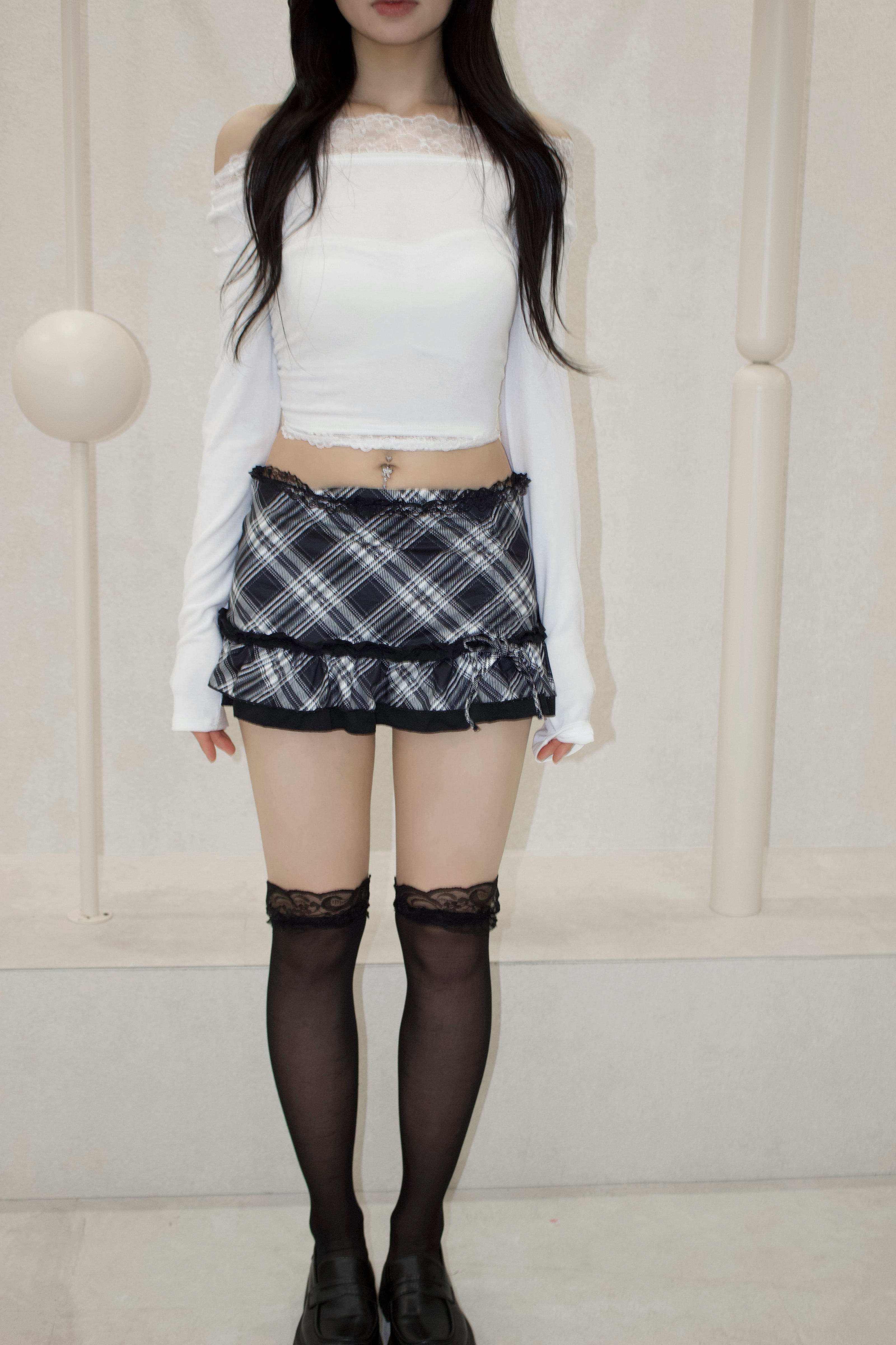 lace plaid skirt.