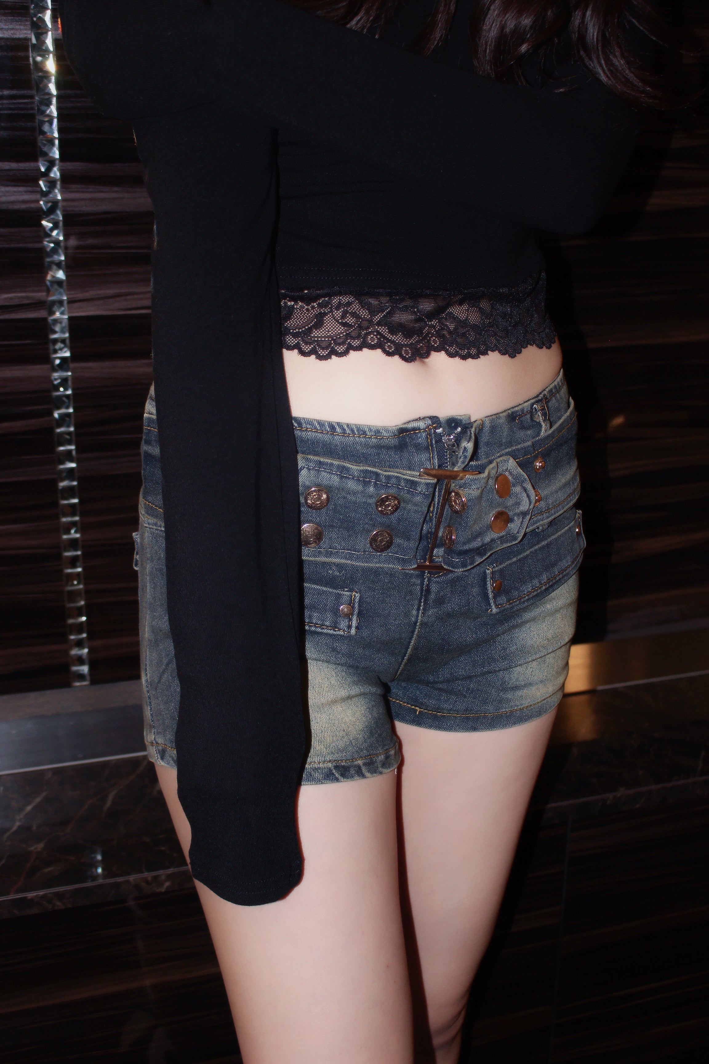 muse en lace one shoulder.