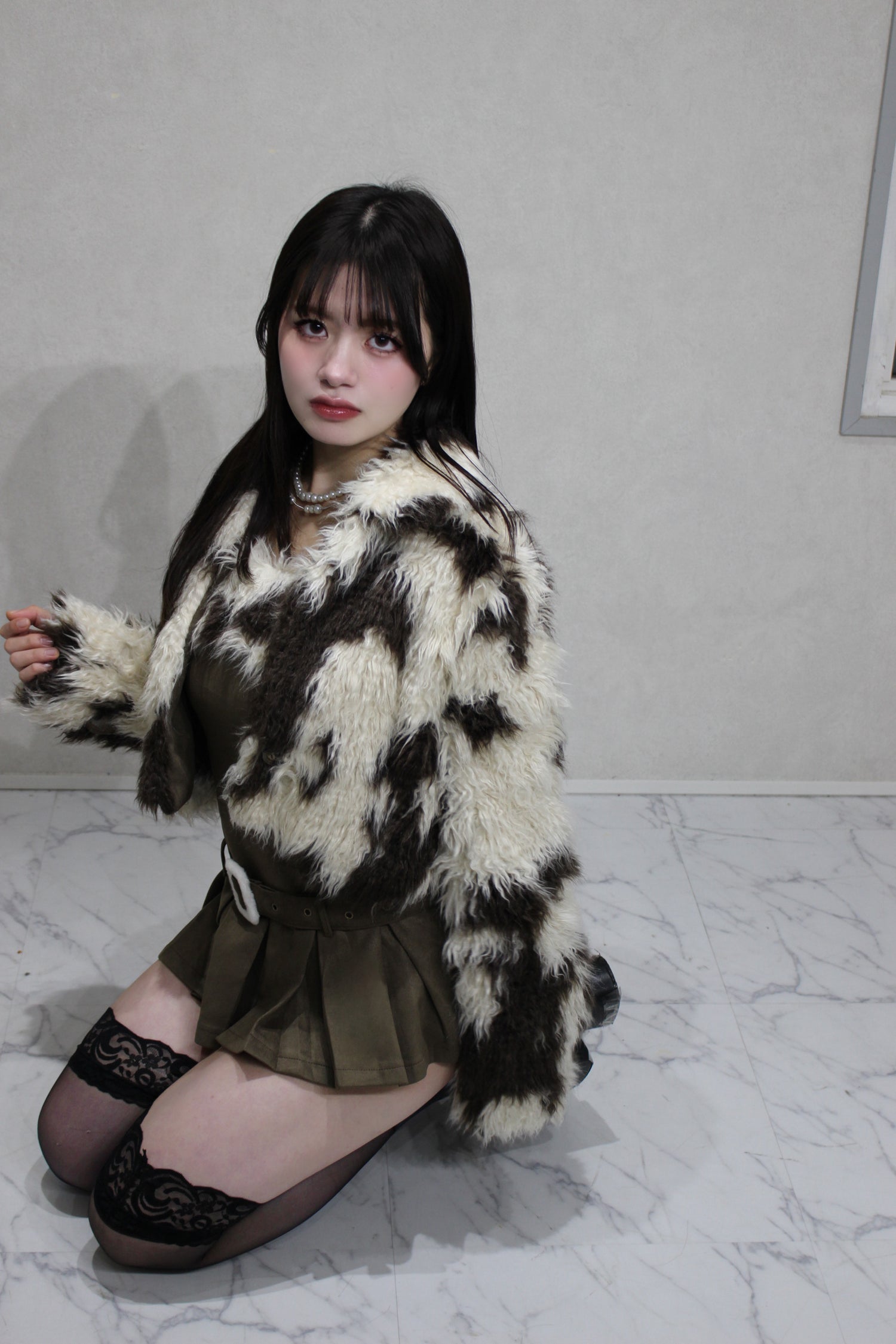 curly faux fur set-up.