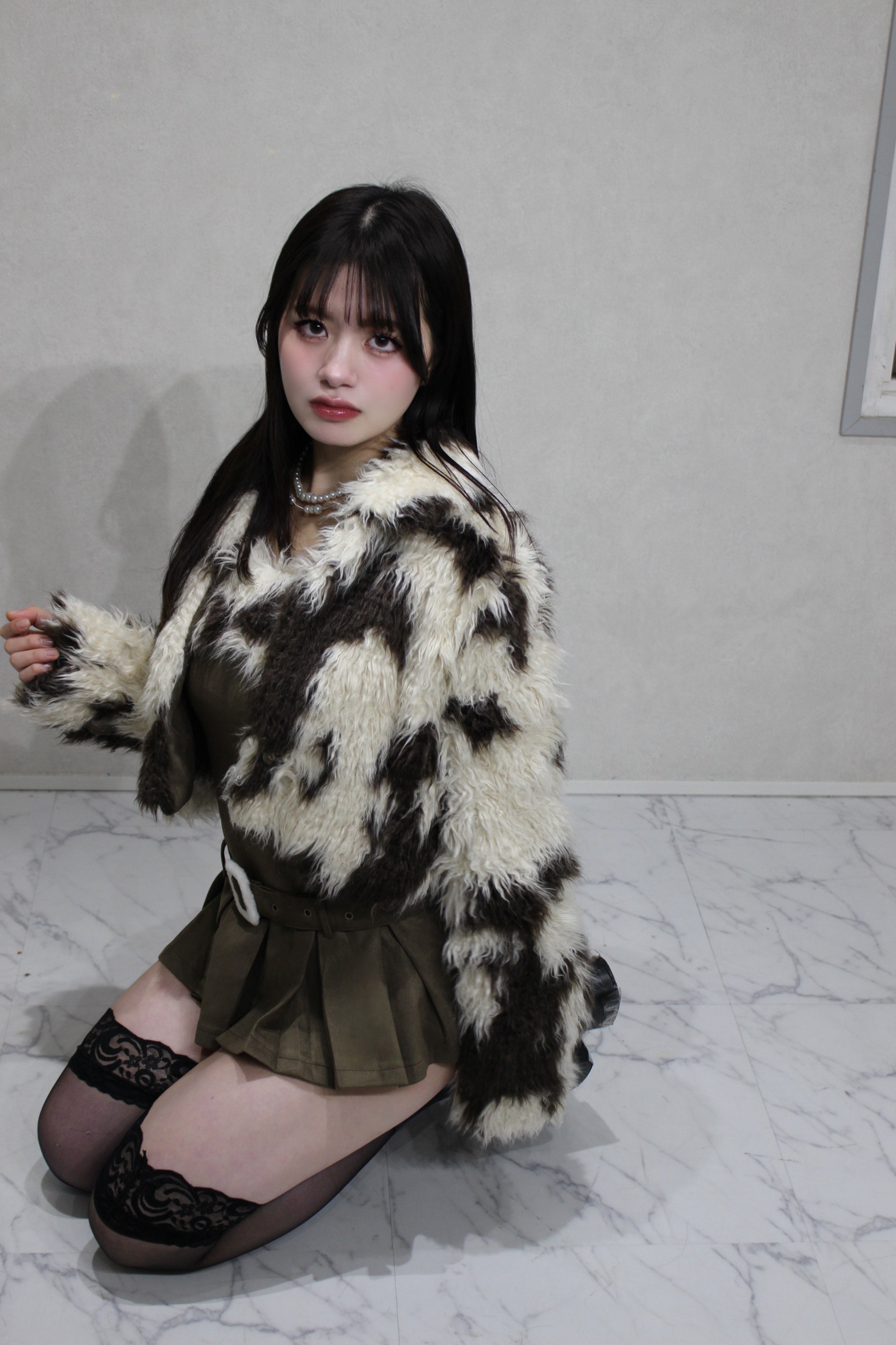 curly faux fur set-up.