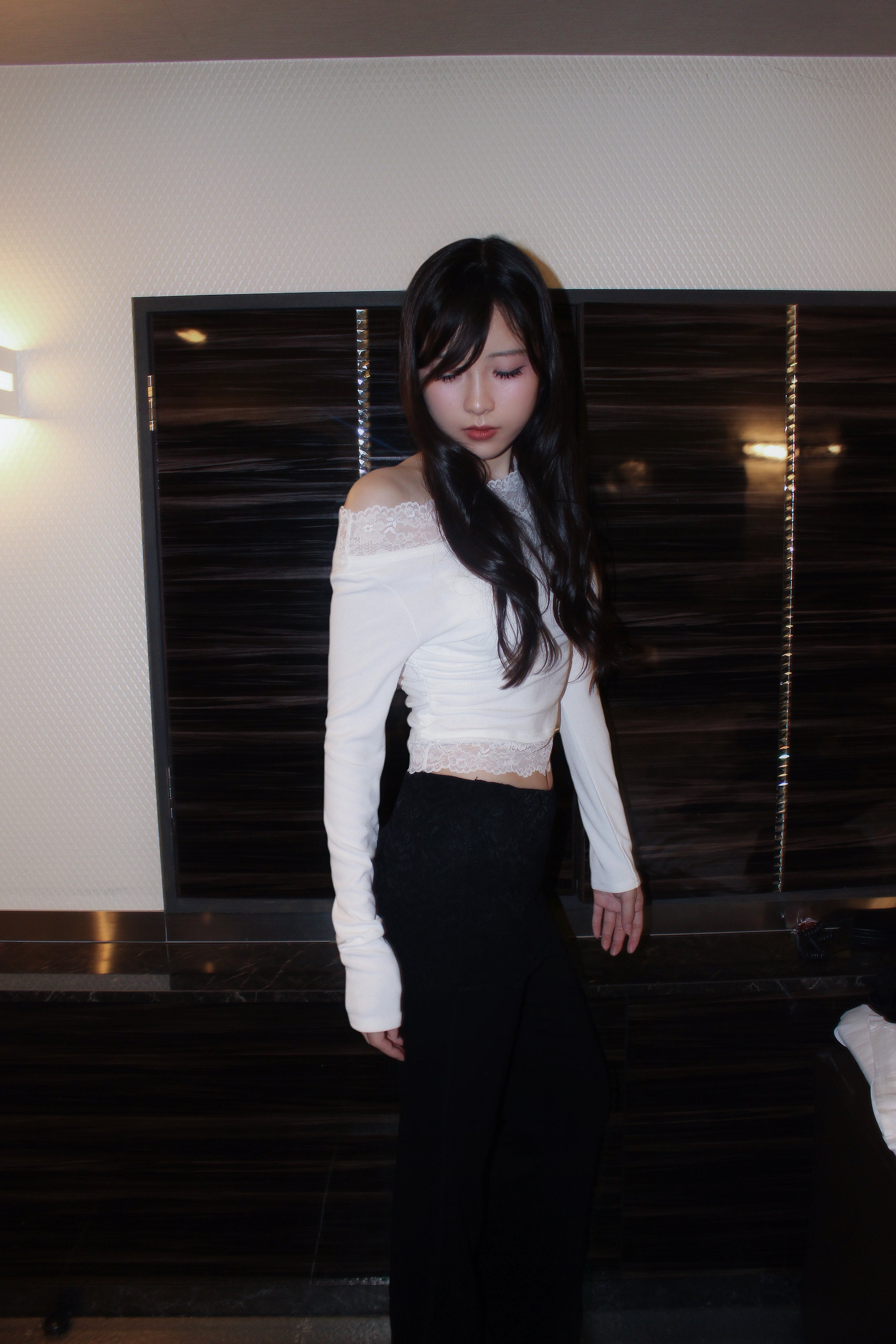 muse en lace one shoulder.