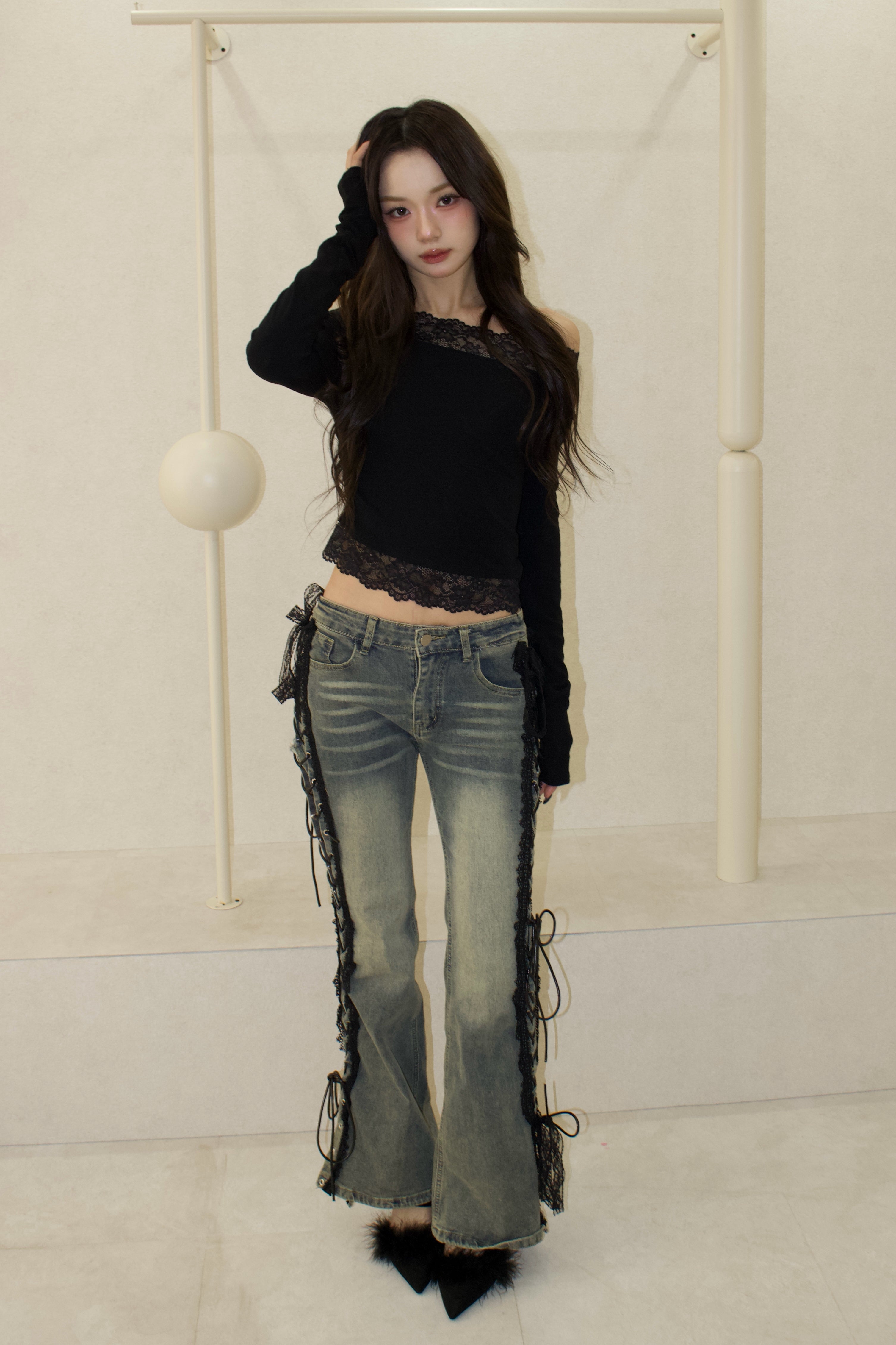 muse en lace off-shoulder.