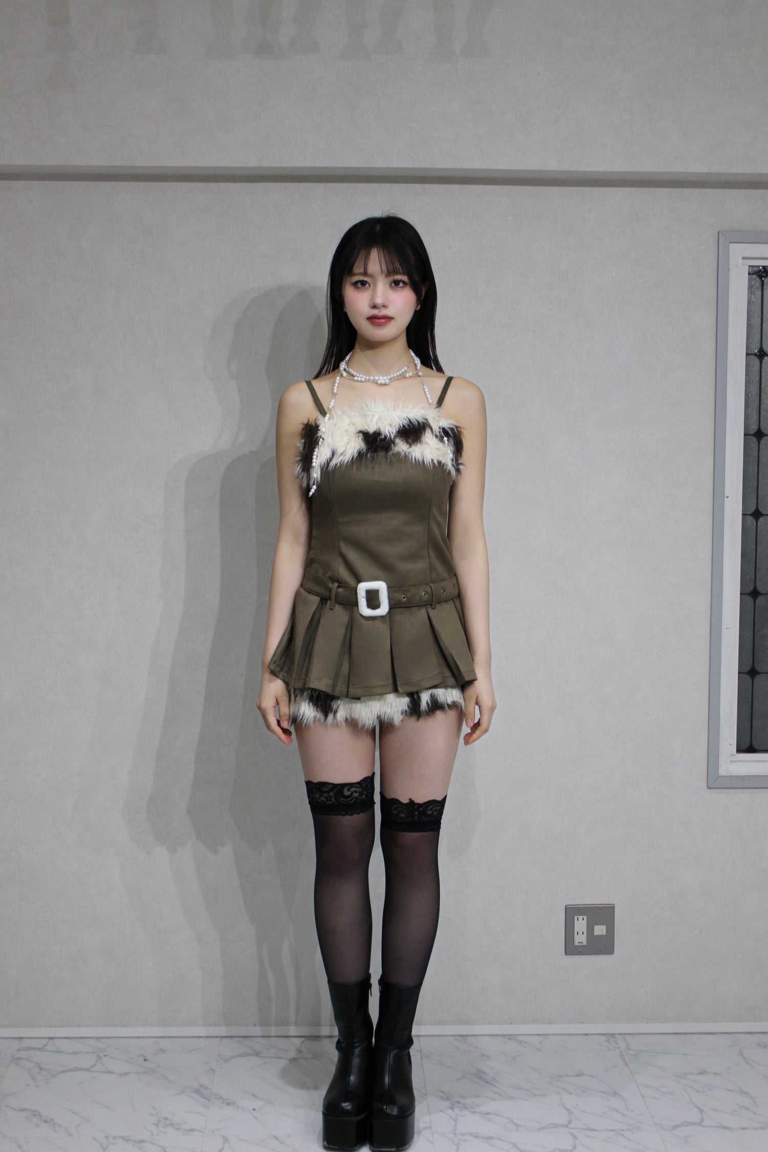 curly faux fur set-up.