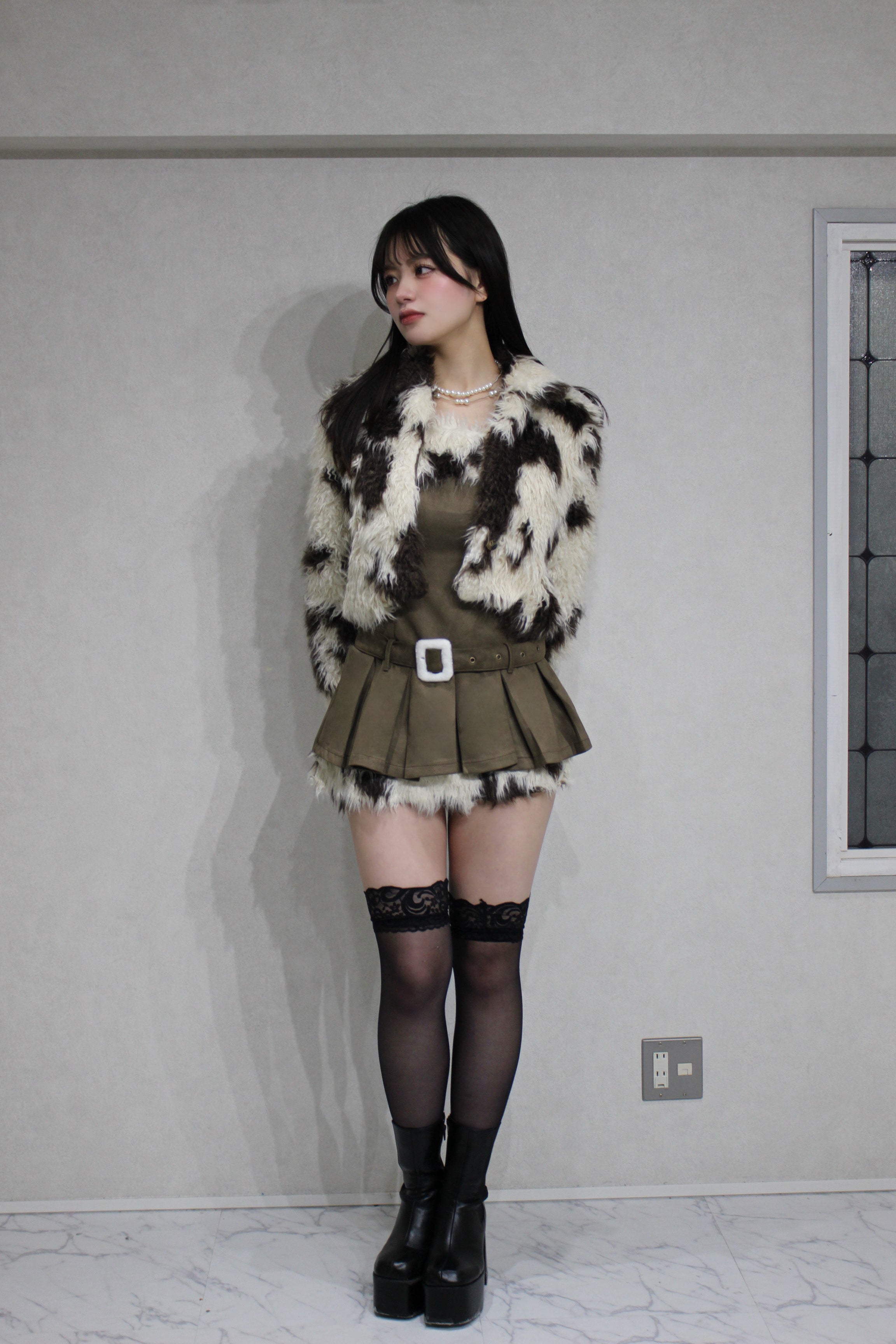 curly faux fur set-up.