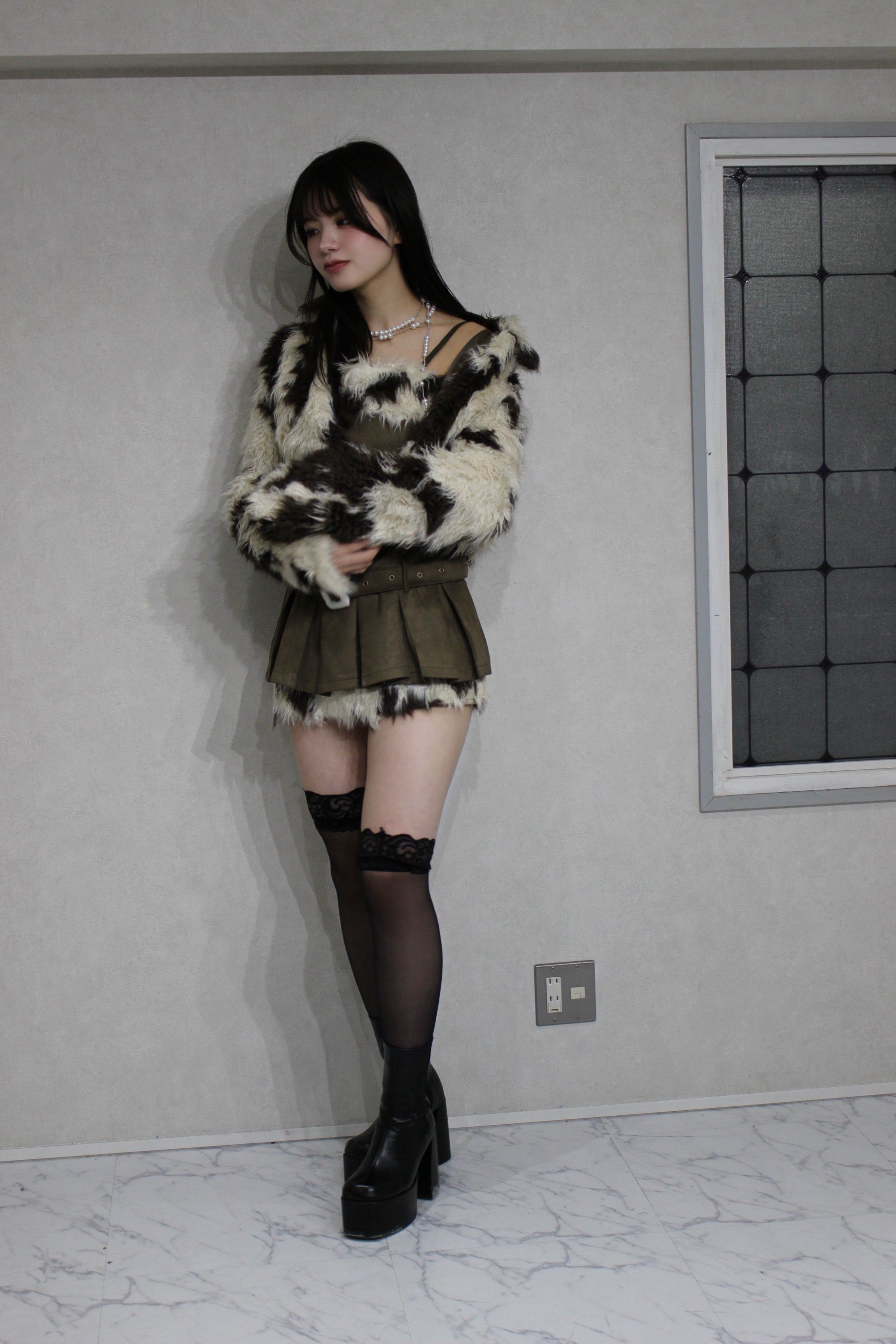 curly faux fur set-up.