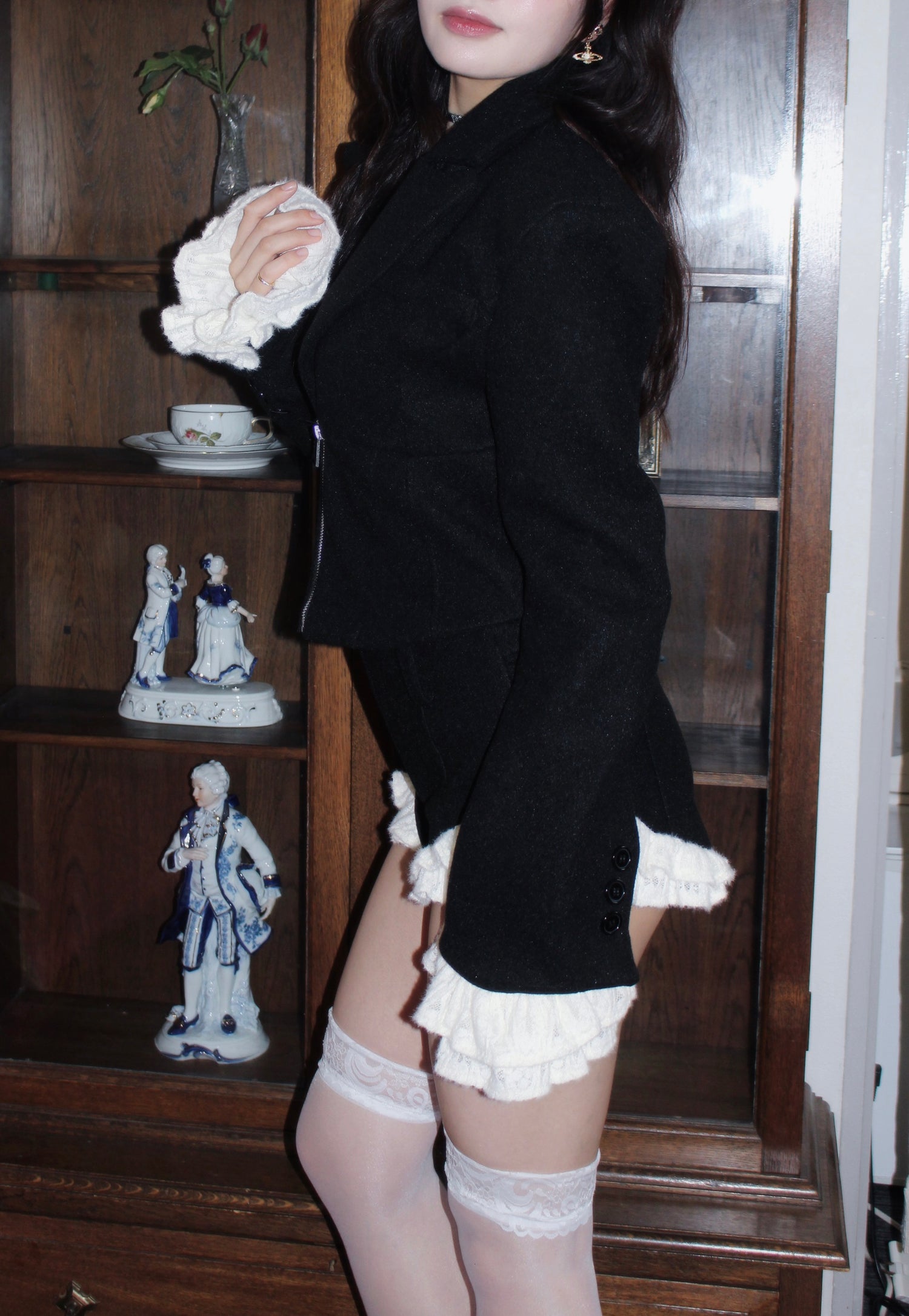 frill lady set-up.