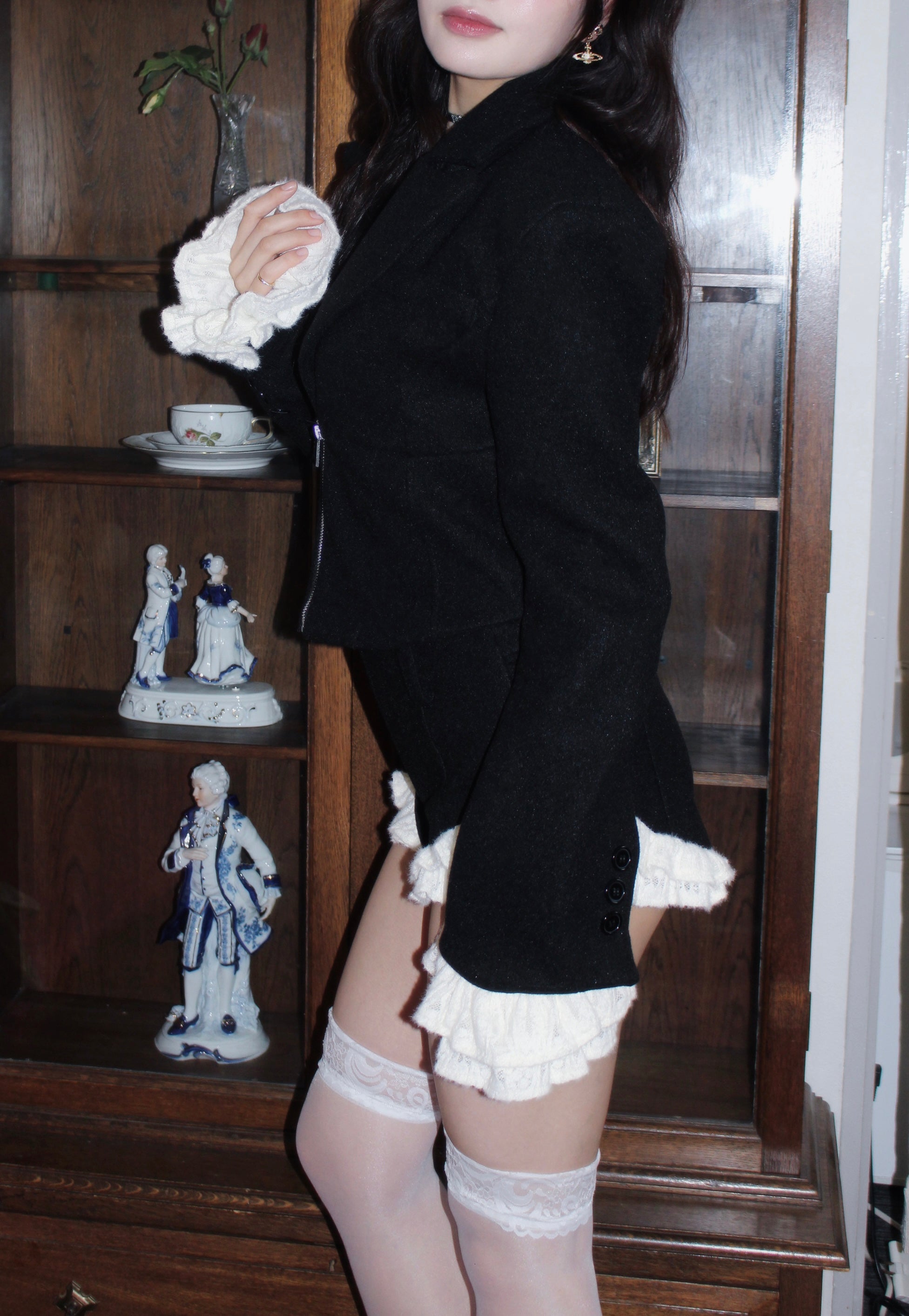 frill lady set-up.