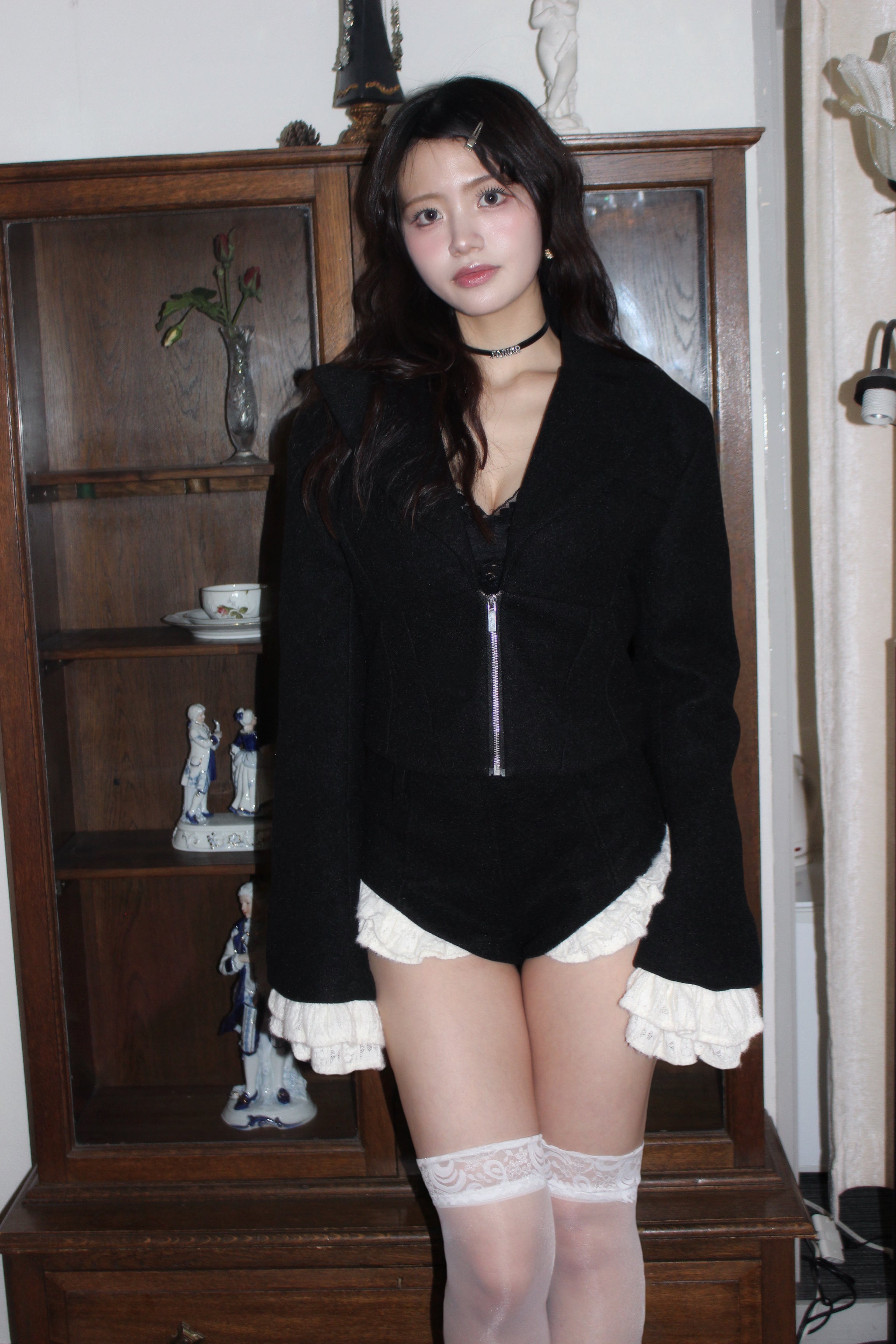 frill lady set-up.
