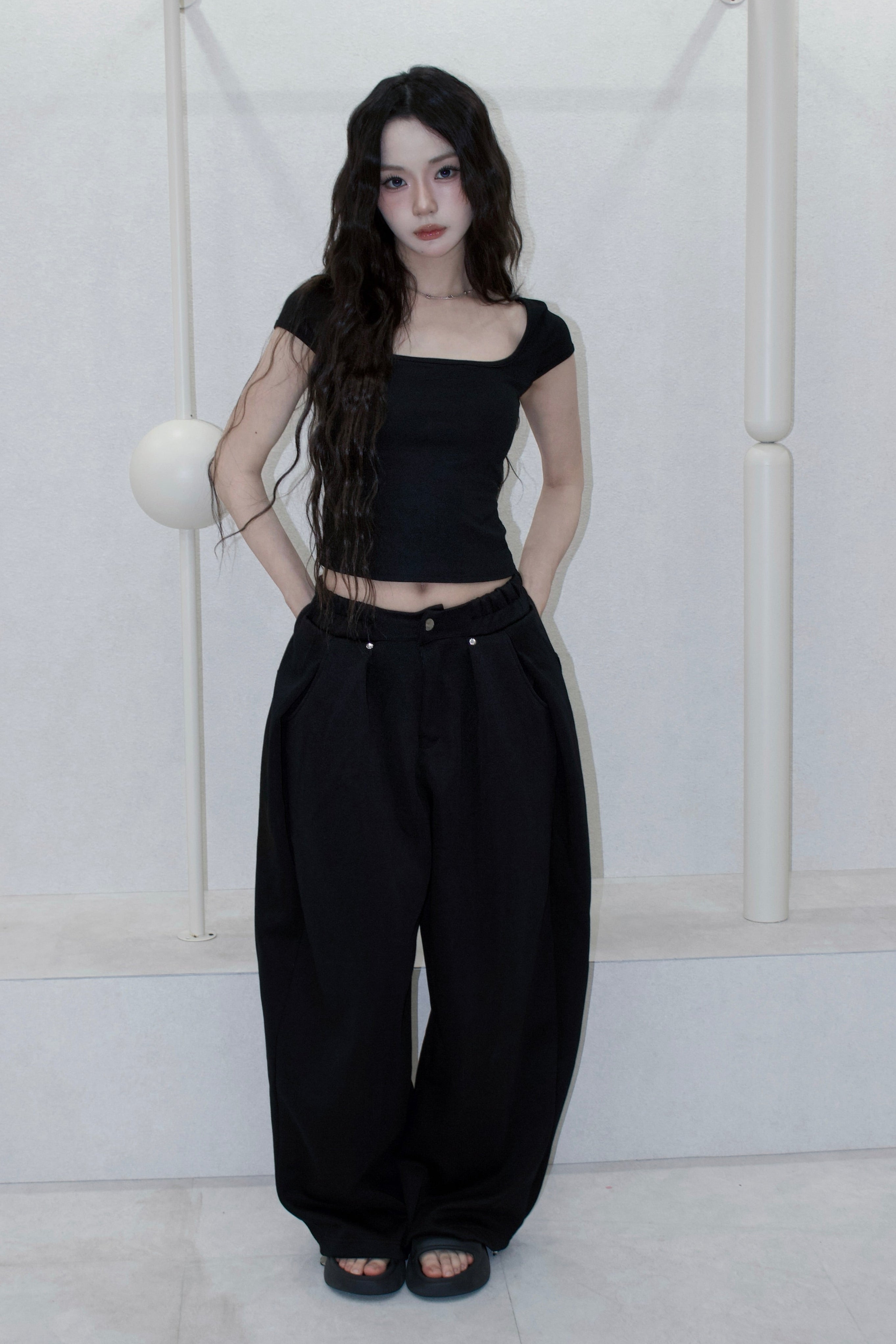 volume form pants.