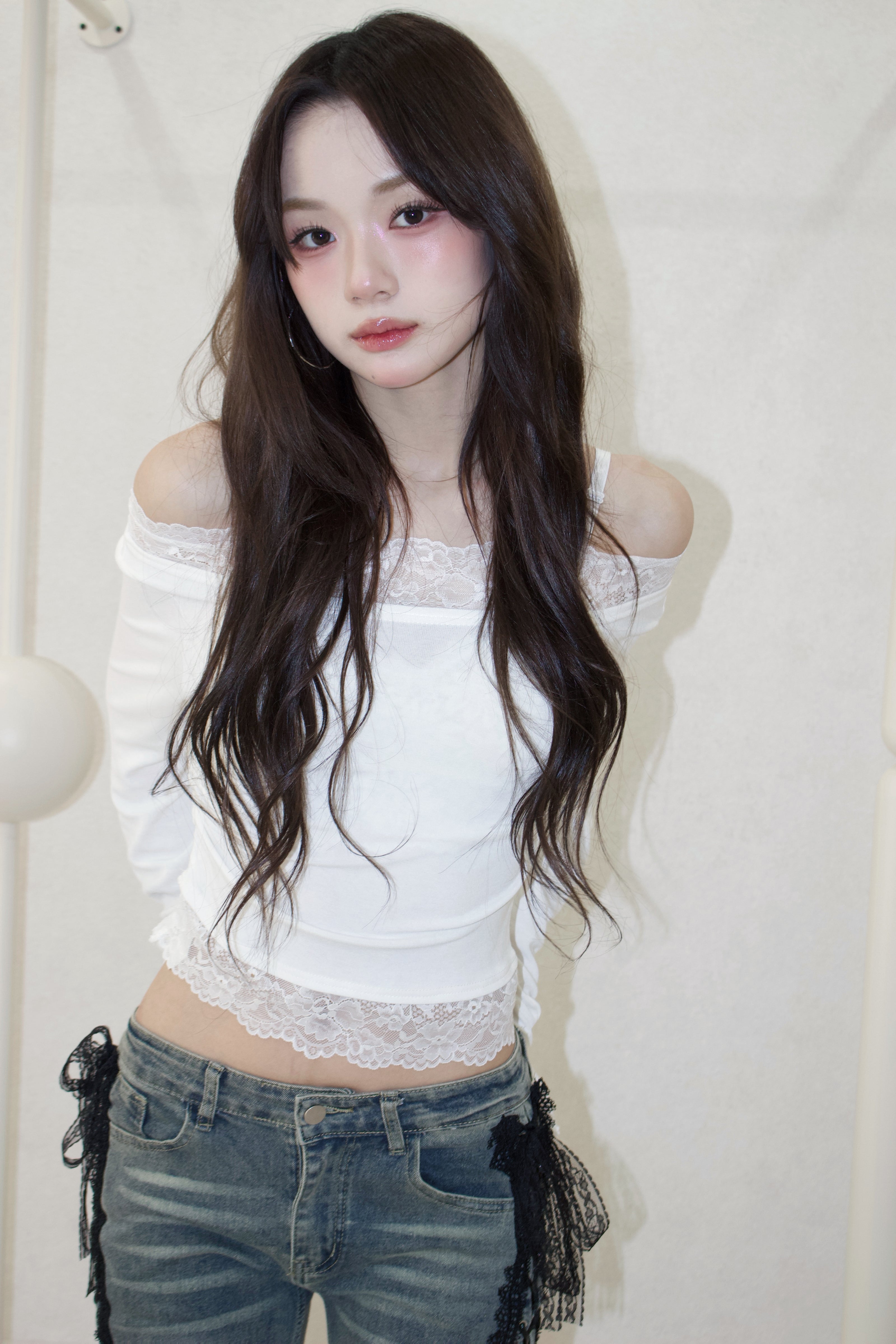 muse en lace off-shoulder.