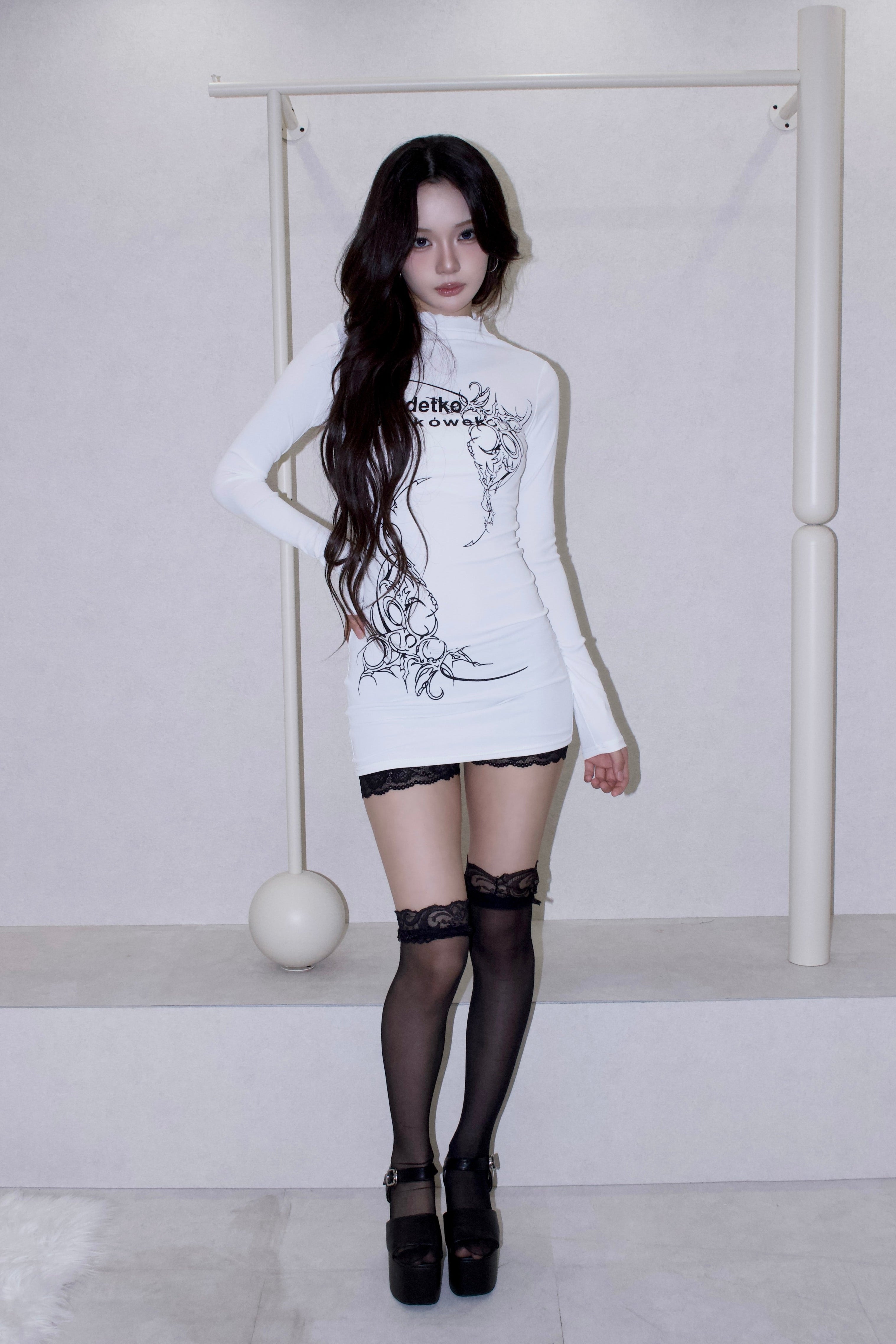 art frame dress.