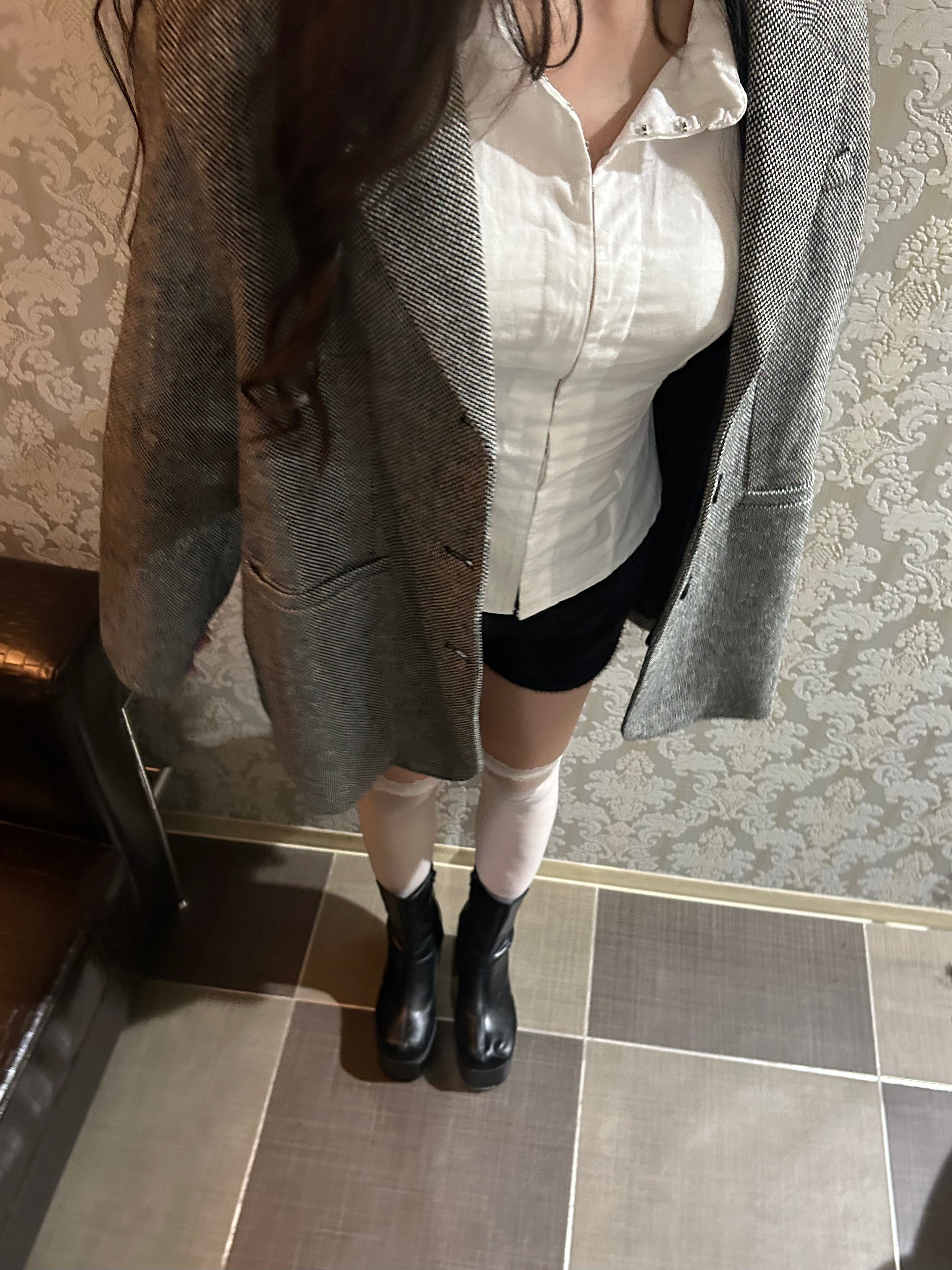 contour ribbon shirt.