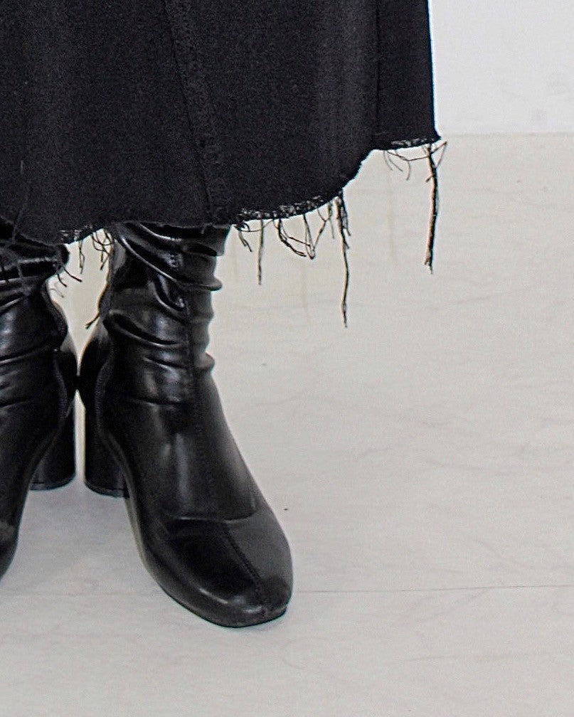 ring long skirt.