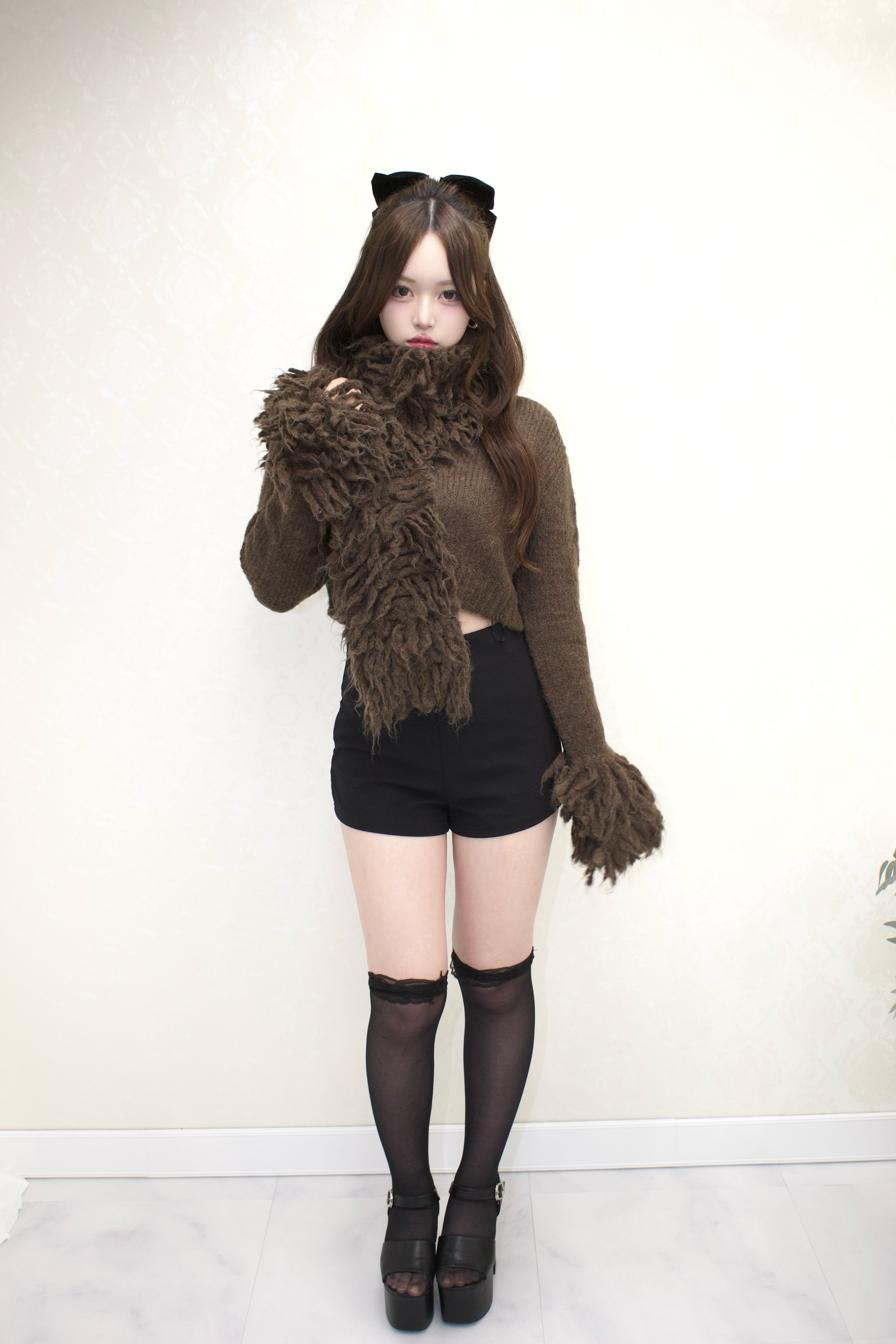 neck drape cardigan.