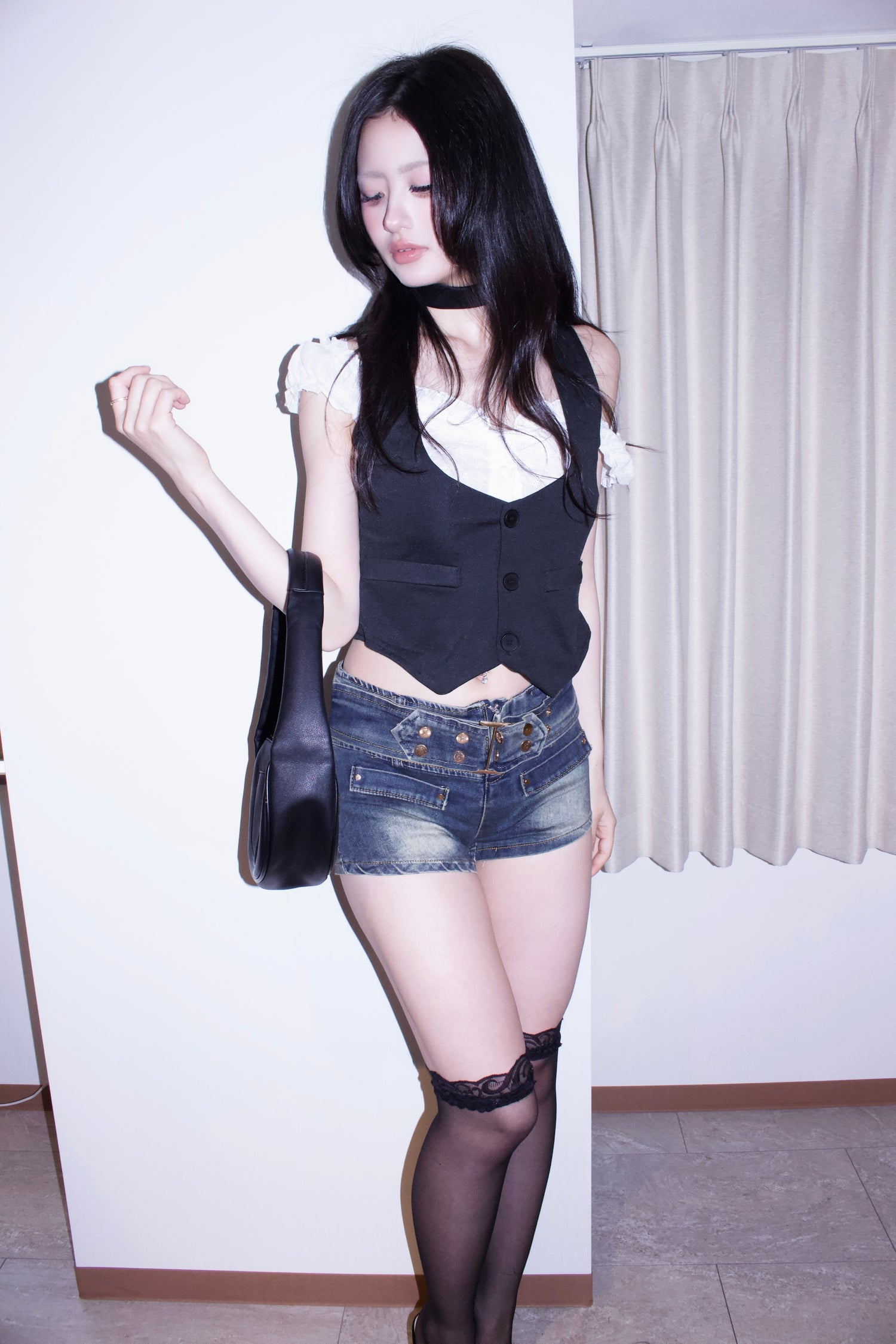 Sabrina melow tops.
