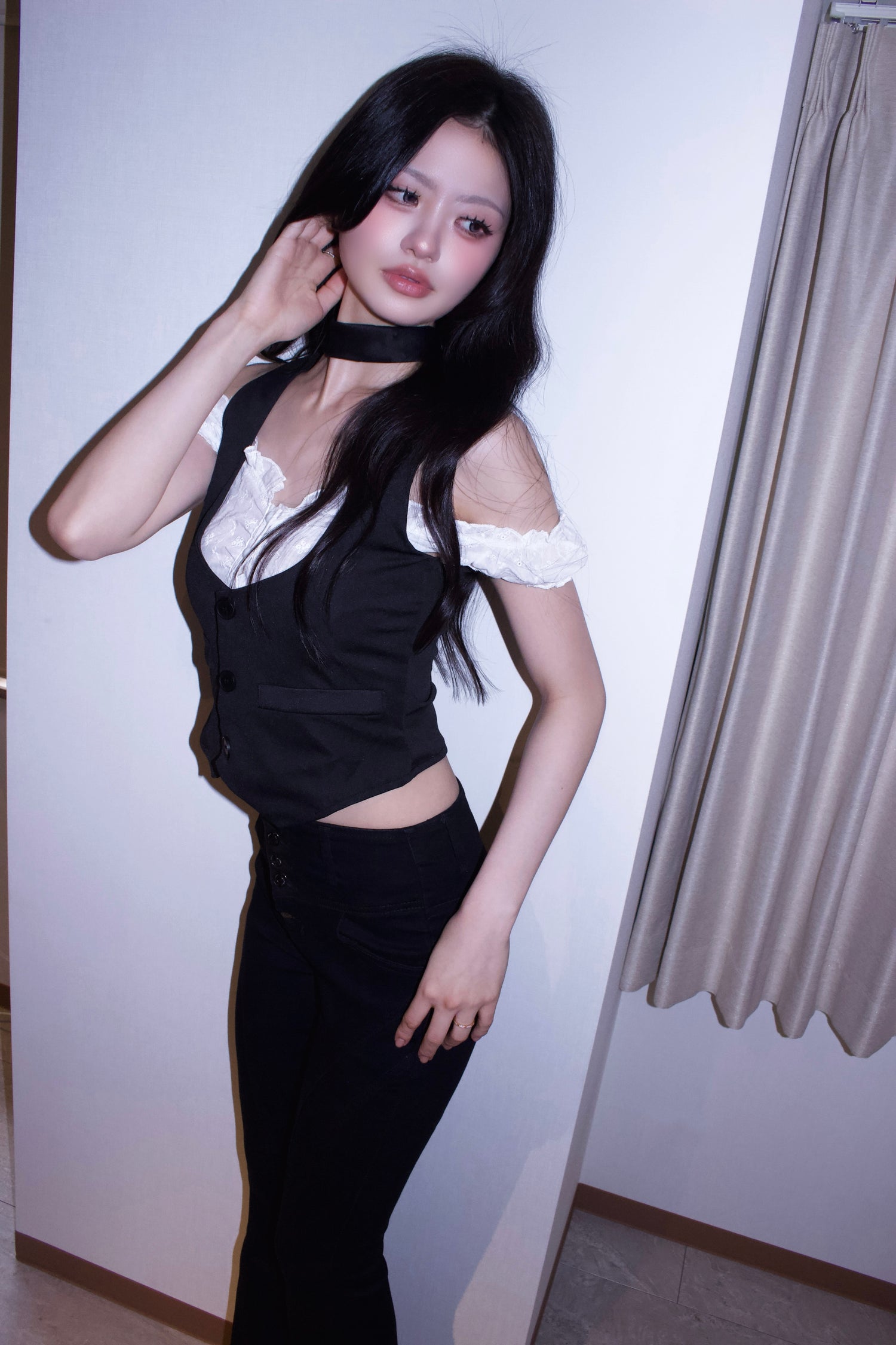 Sabrina melow tops.