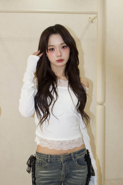 muse en lace off-shoulder.