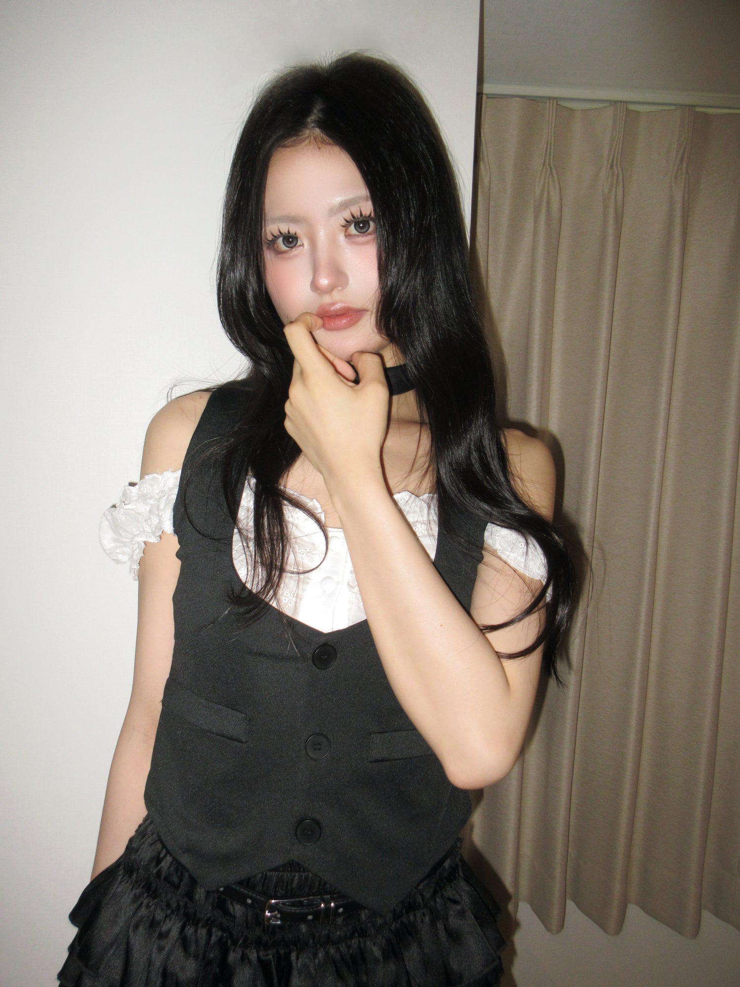 Sabrina melow tops.
