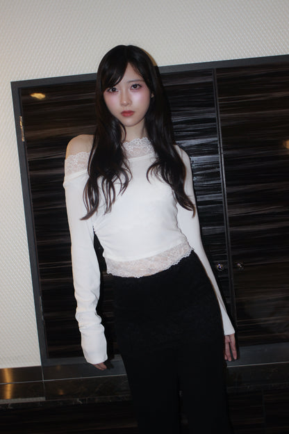 muse en lace one shoulder.