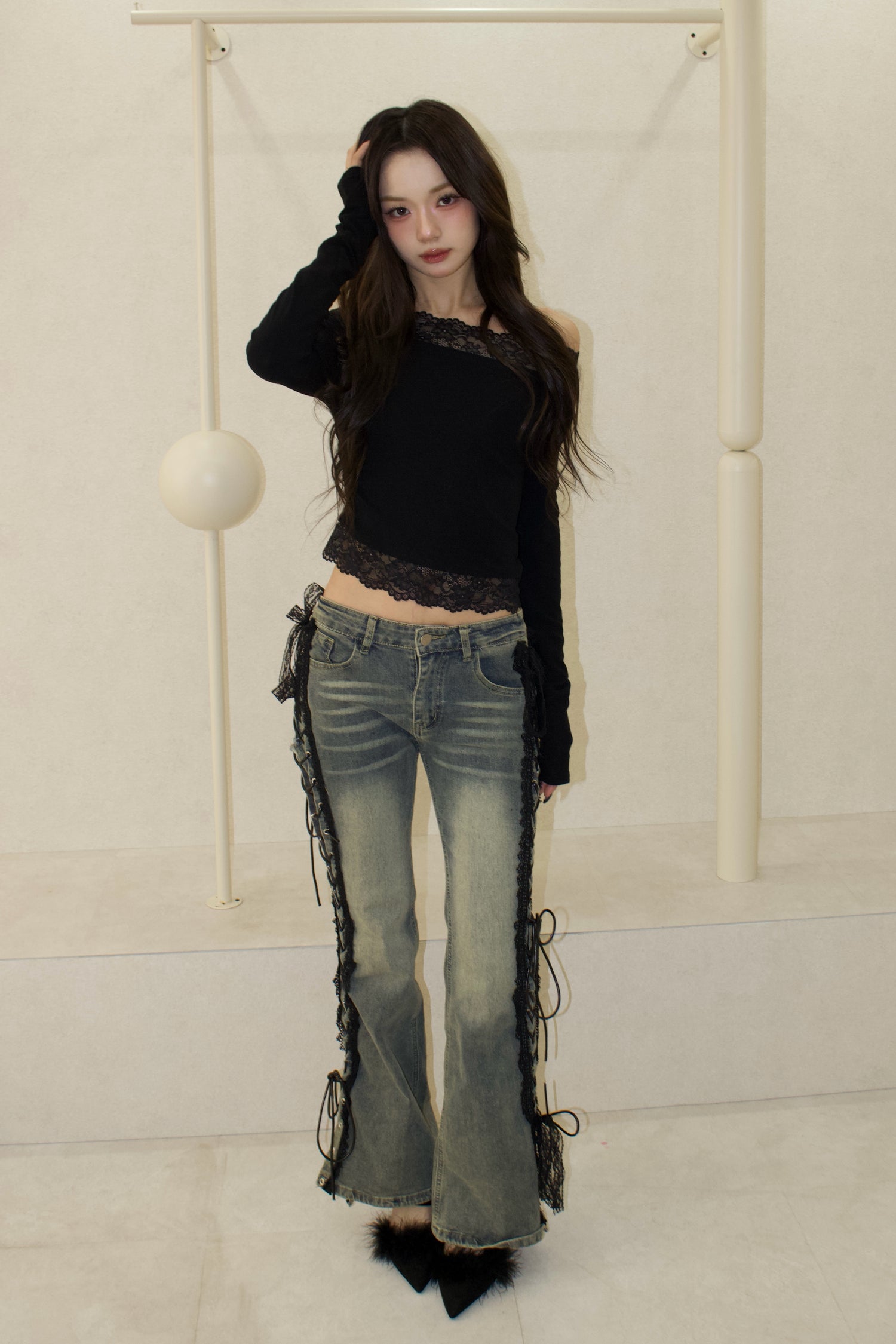 muse en lace off-shoulder.