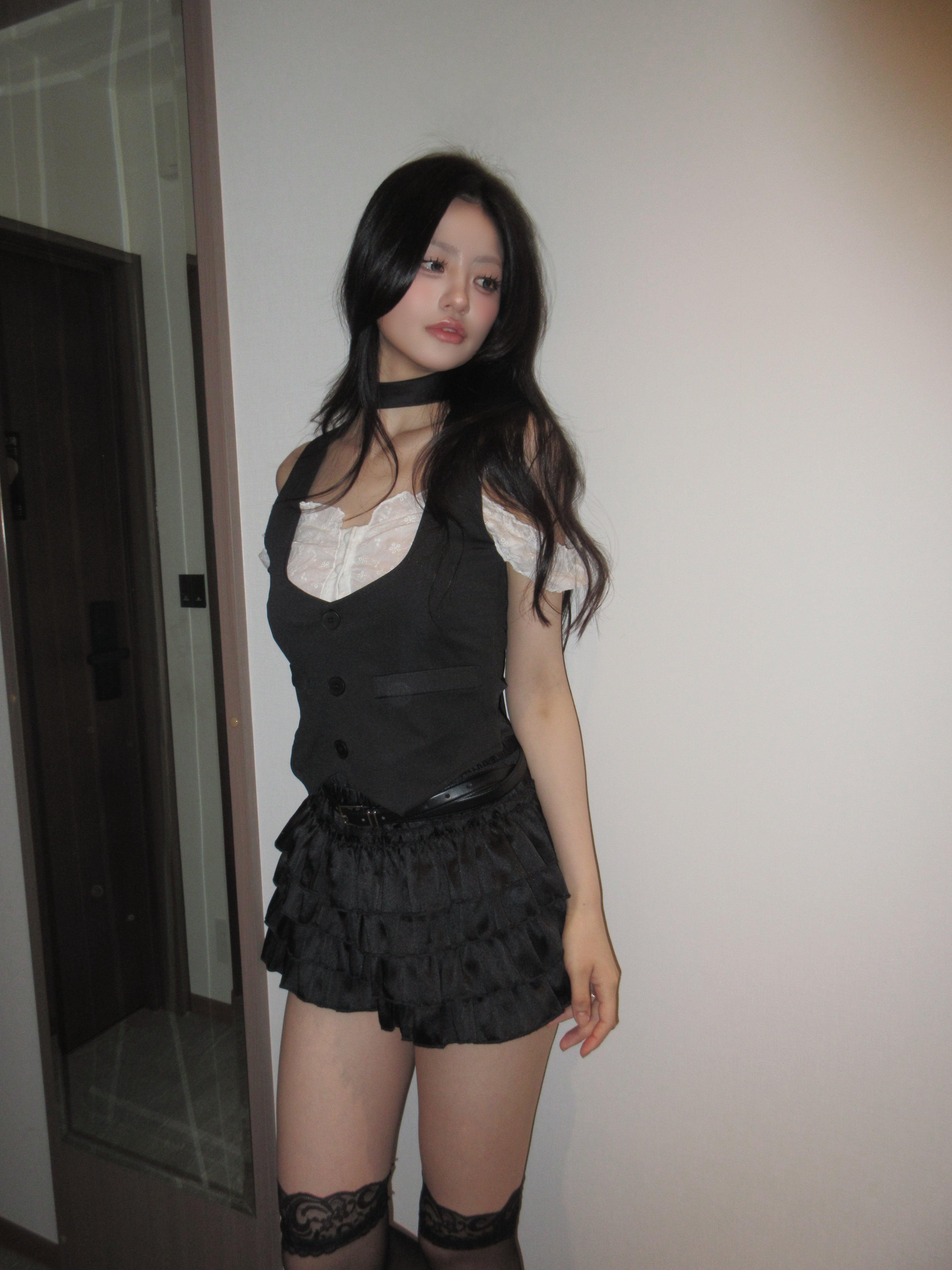 Sabrina melow tops.