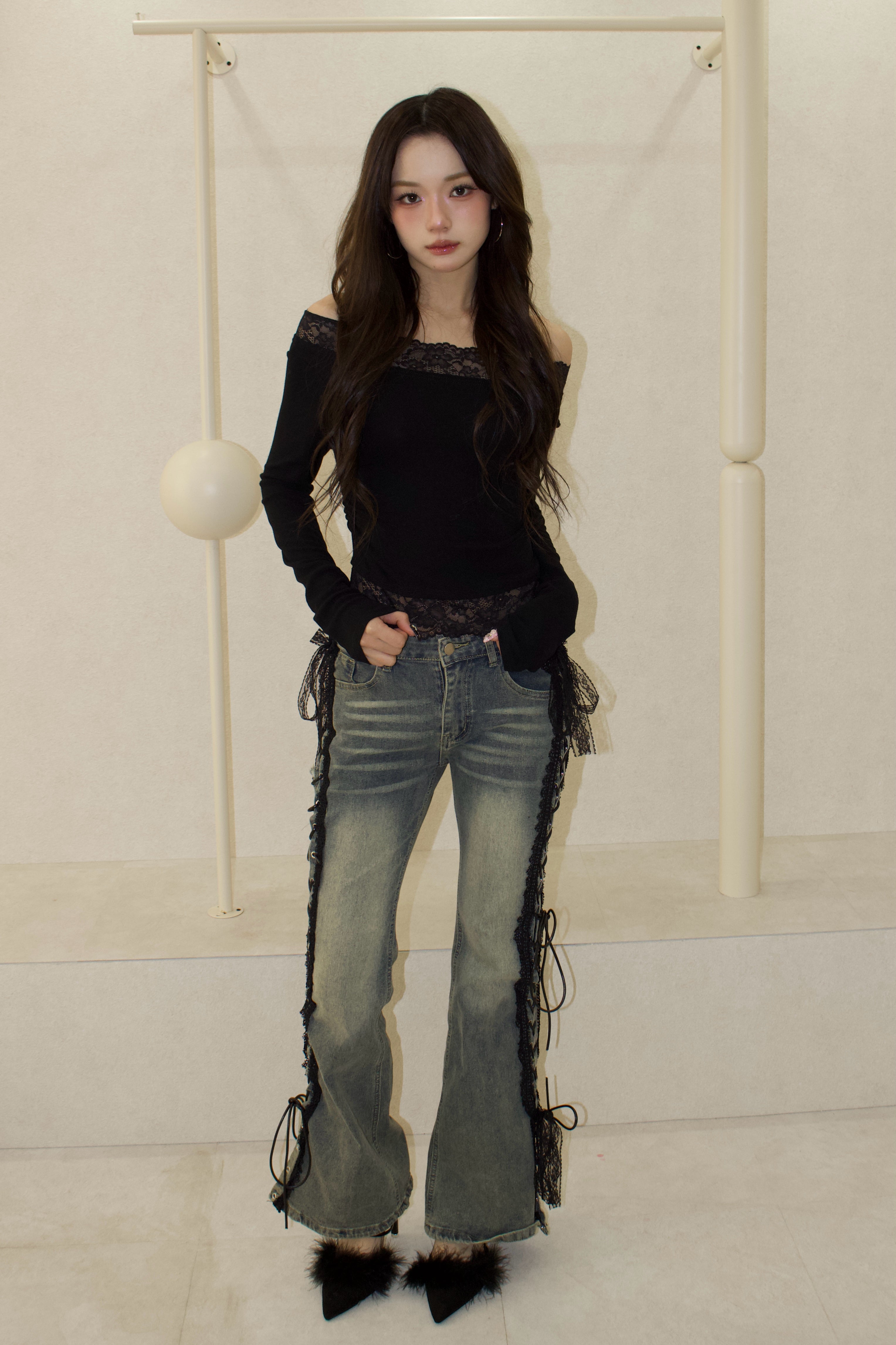 muse en lace off-shoulder.