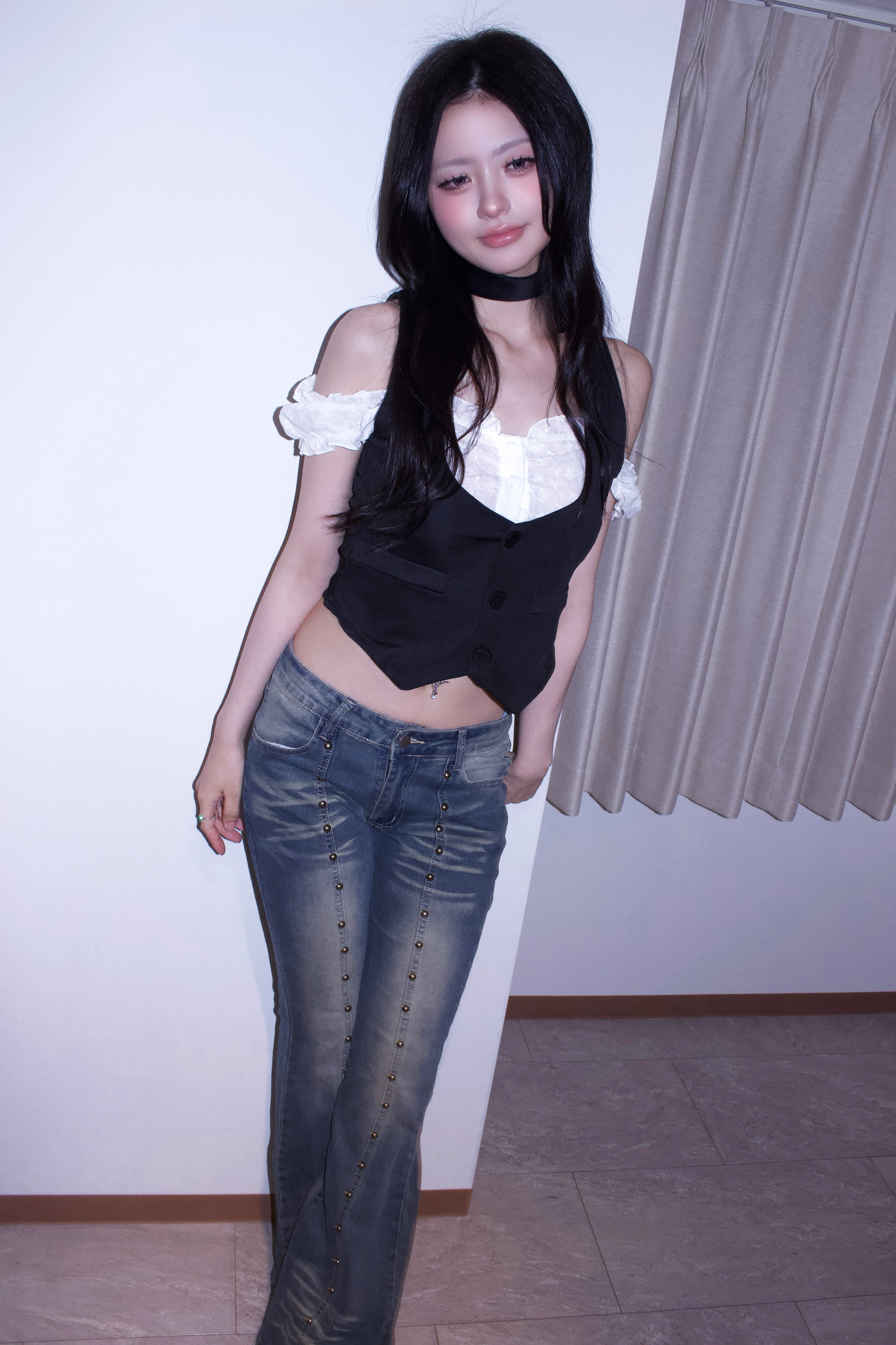 Sabrina melow tops.