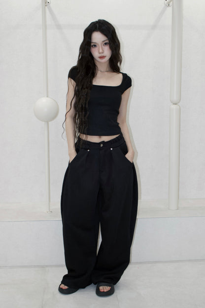 volume form pants.