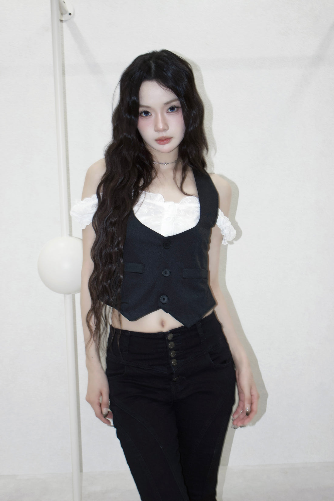 Sabrina melow tops.