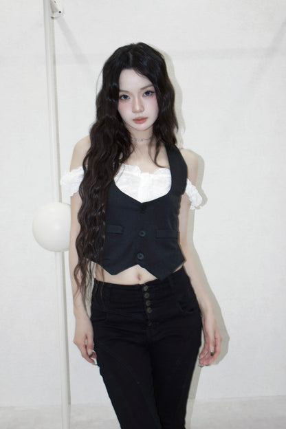Sabrina melow tops.