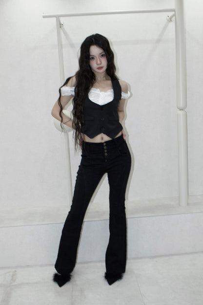 Sabrina melow tops.
