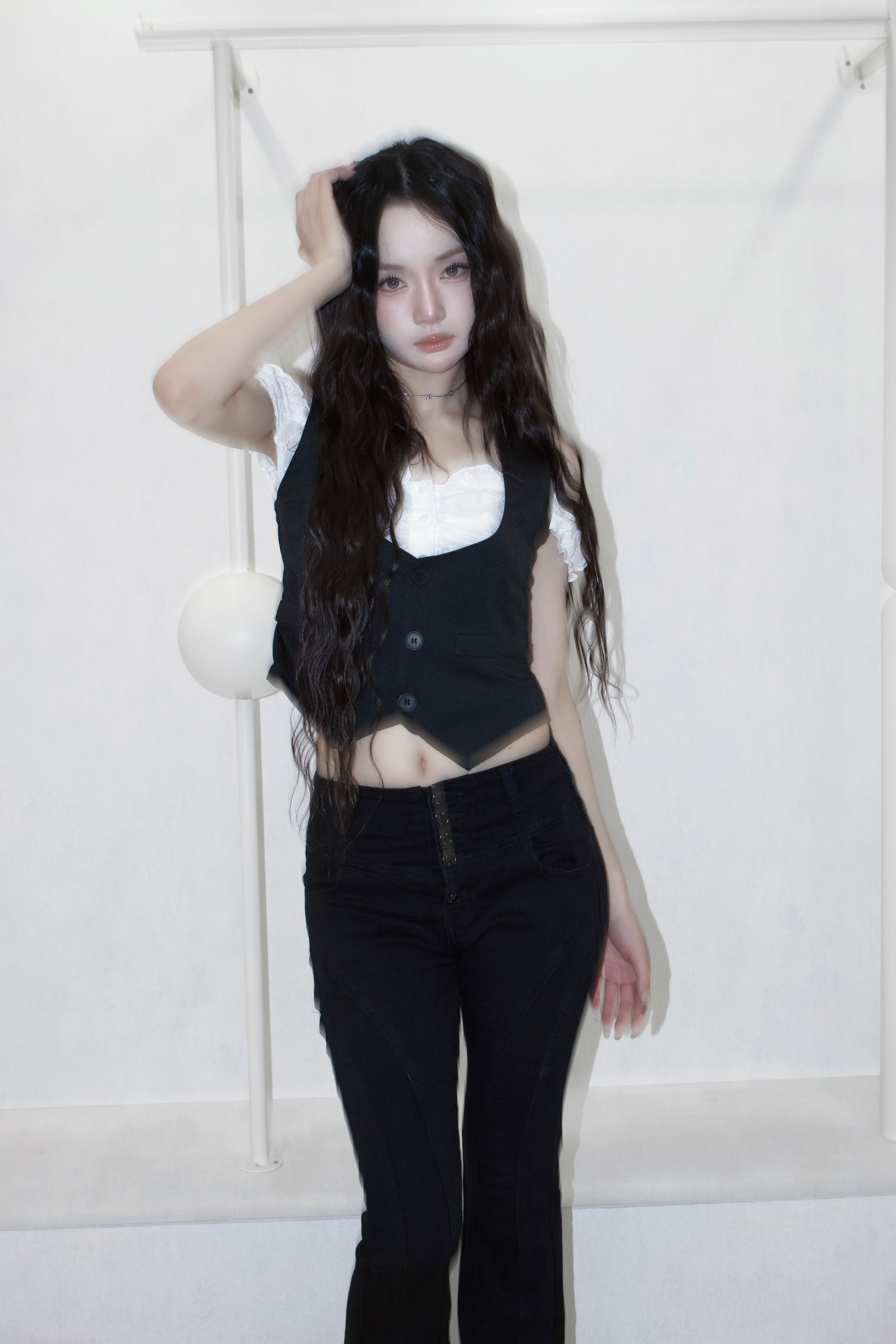 Sabrina melow tops.