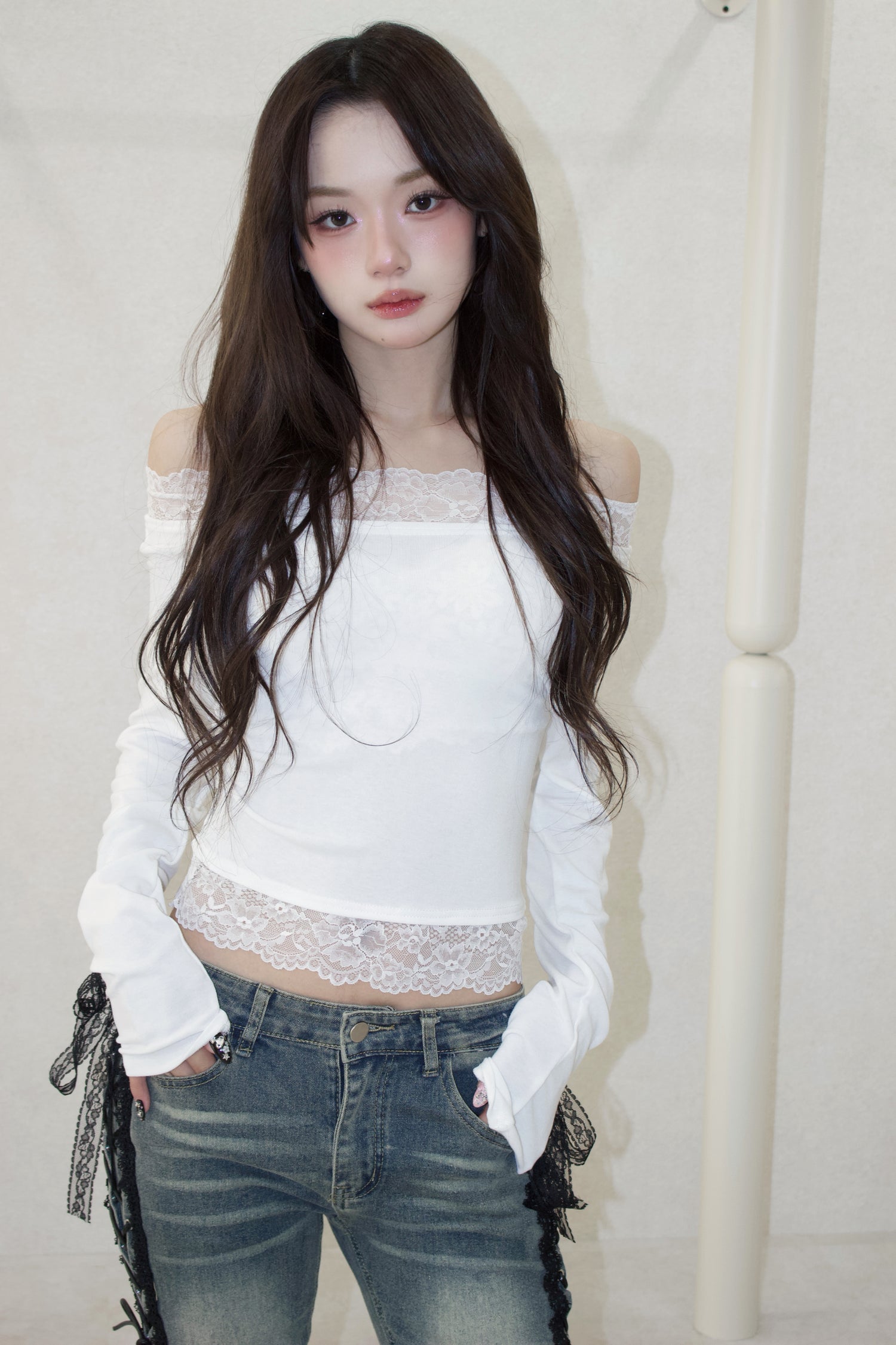 muse en lace off-shoulder.