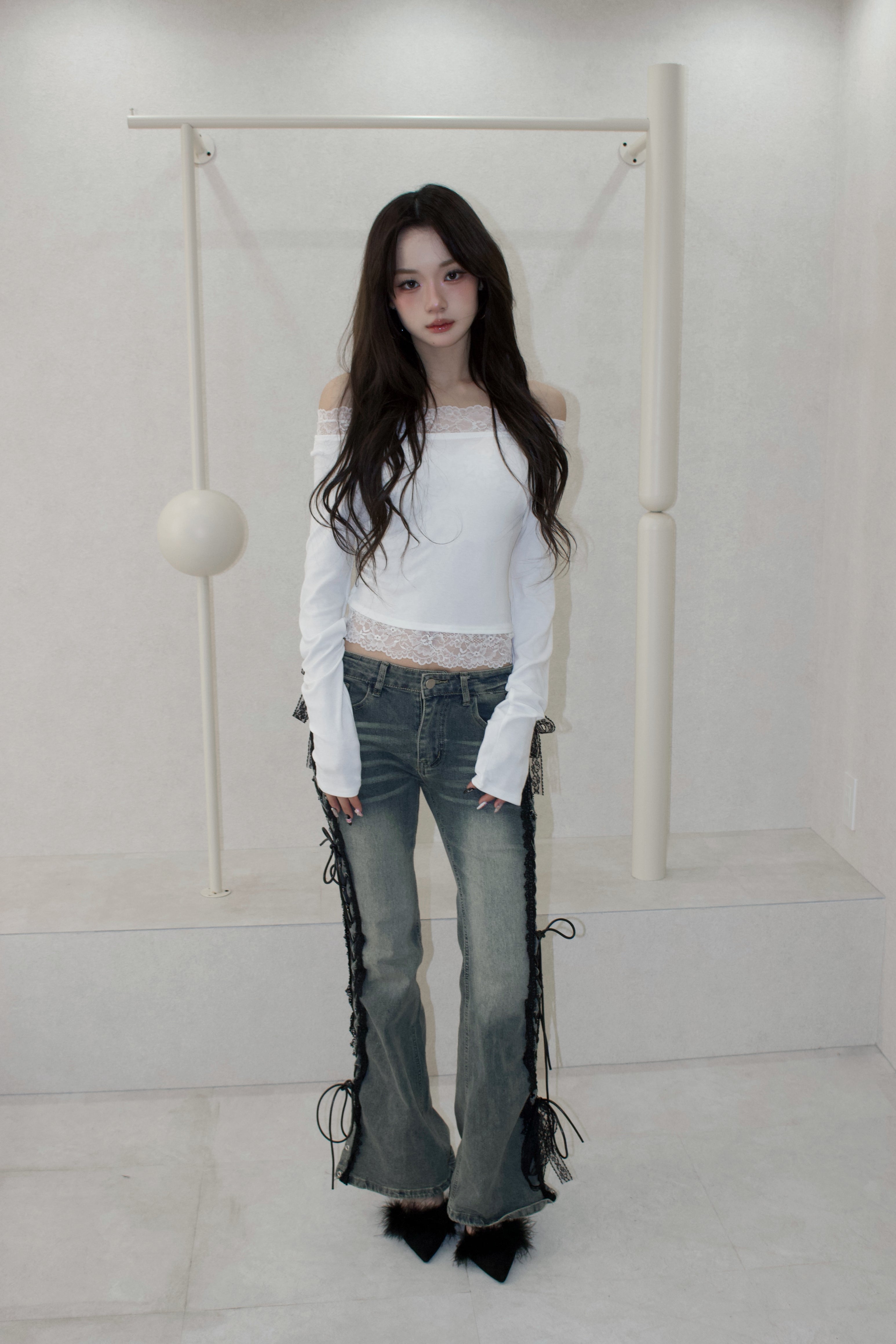 muse en lace off-shoulder.