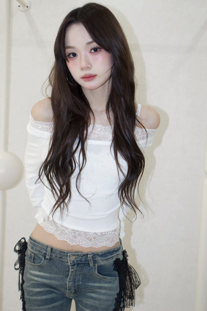 muse en lace off-shoulder.