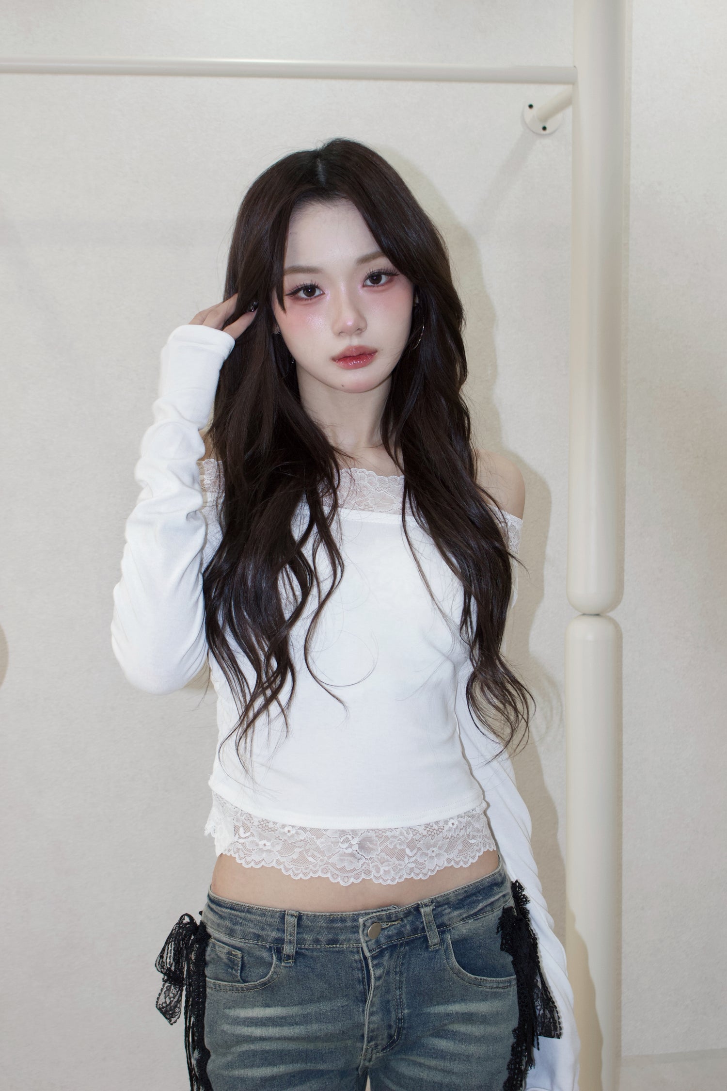 muse en lace off-shoulder.