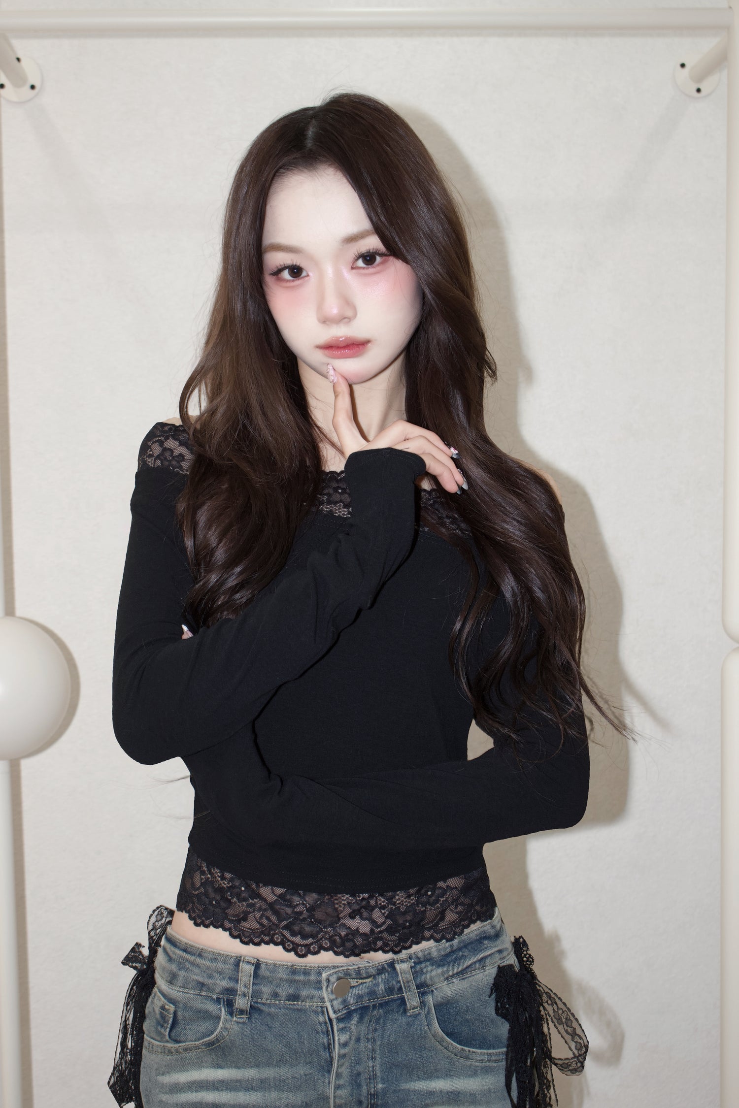 muse en lace off-shoulder.