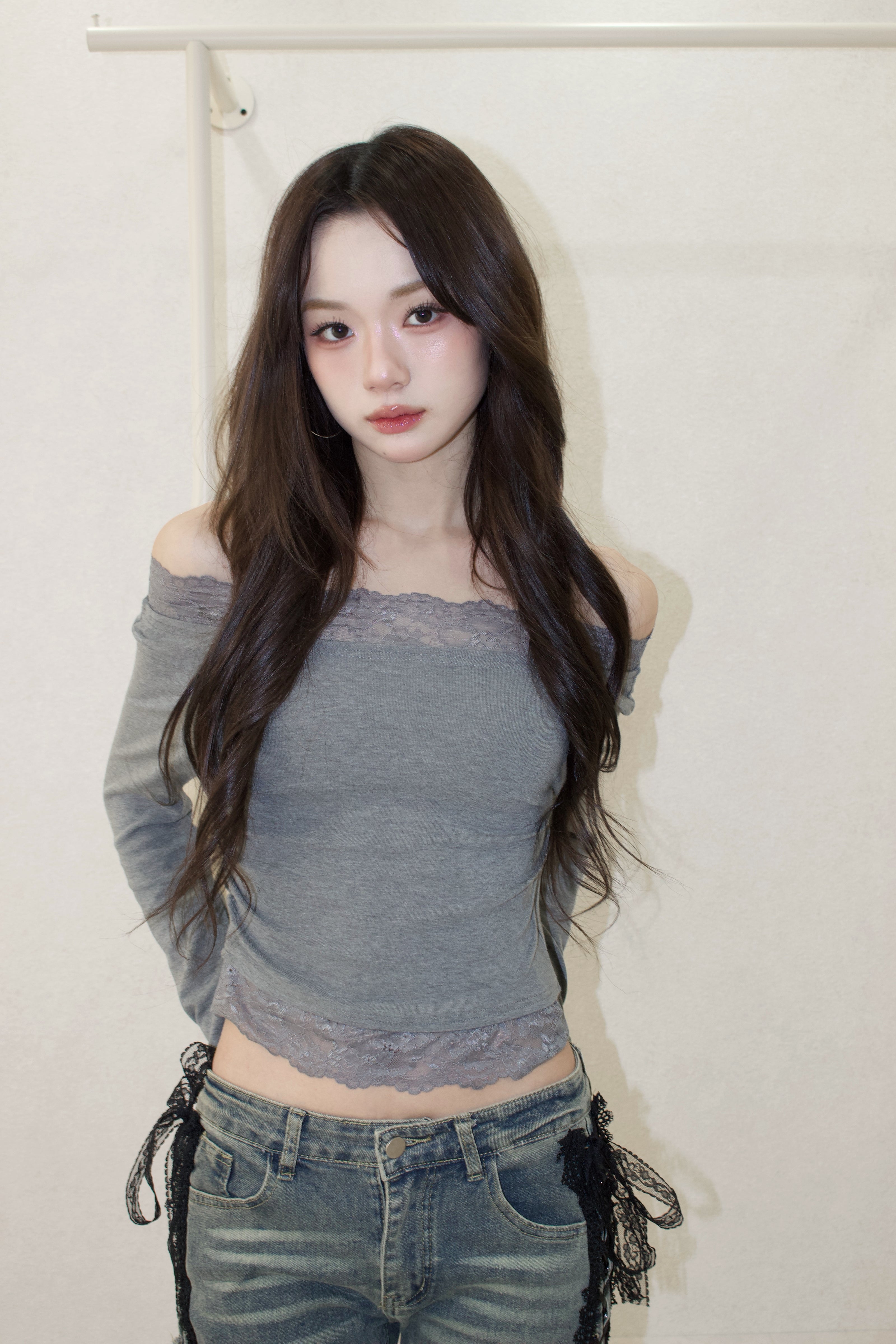 muse en lace off-shoulder.