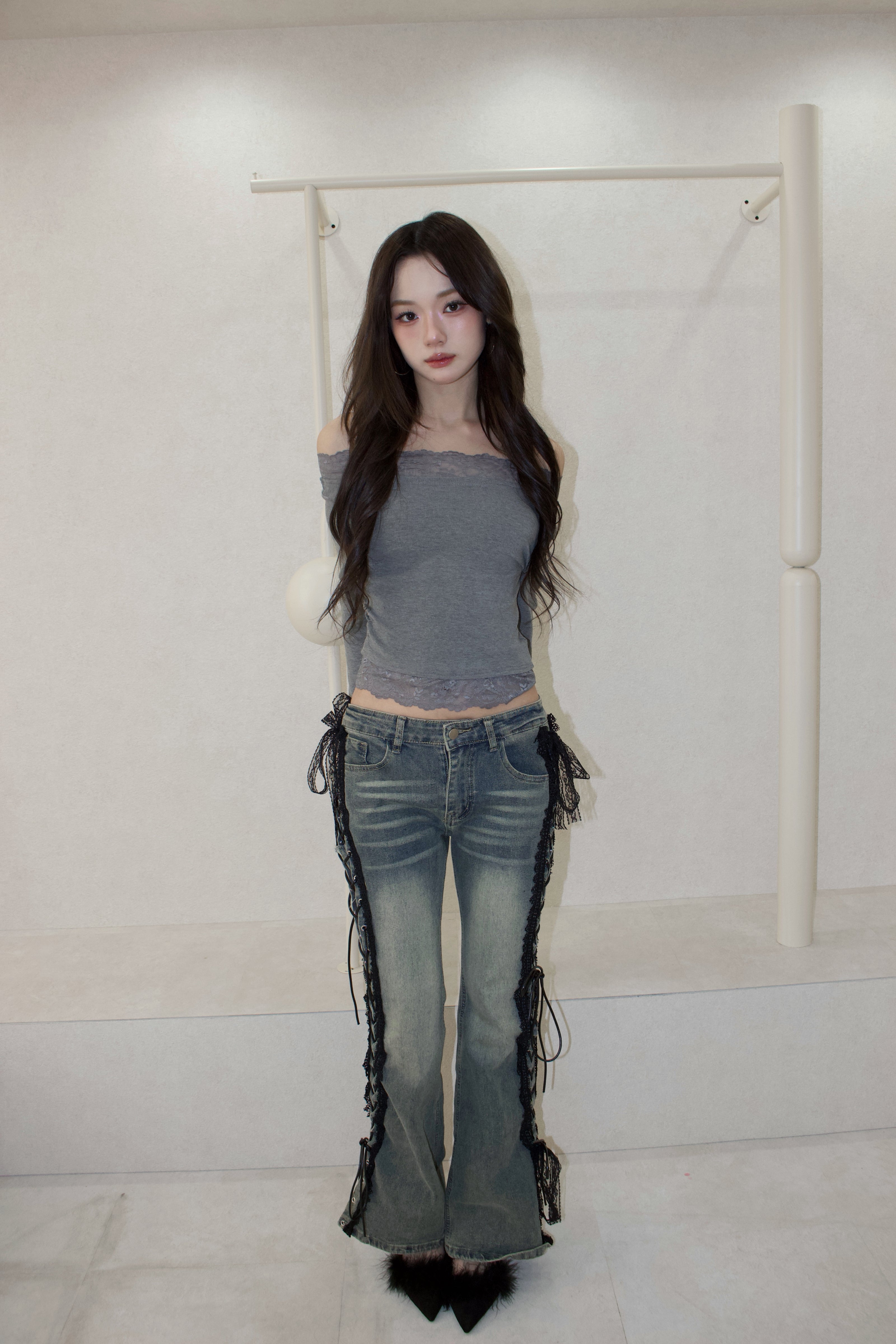 muse en lace off-shoulder.