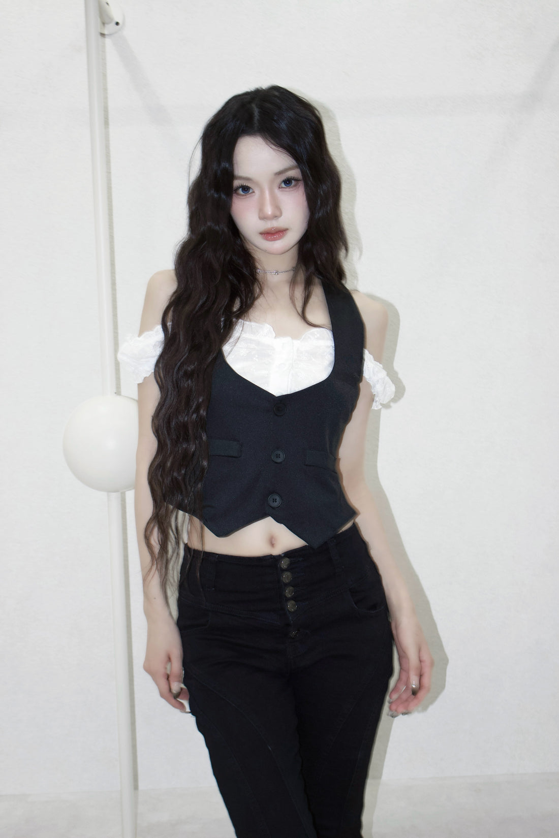 Sabrina melow tops.