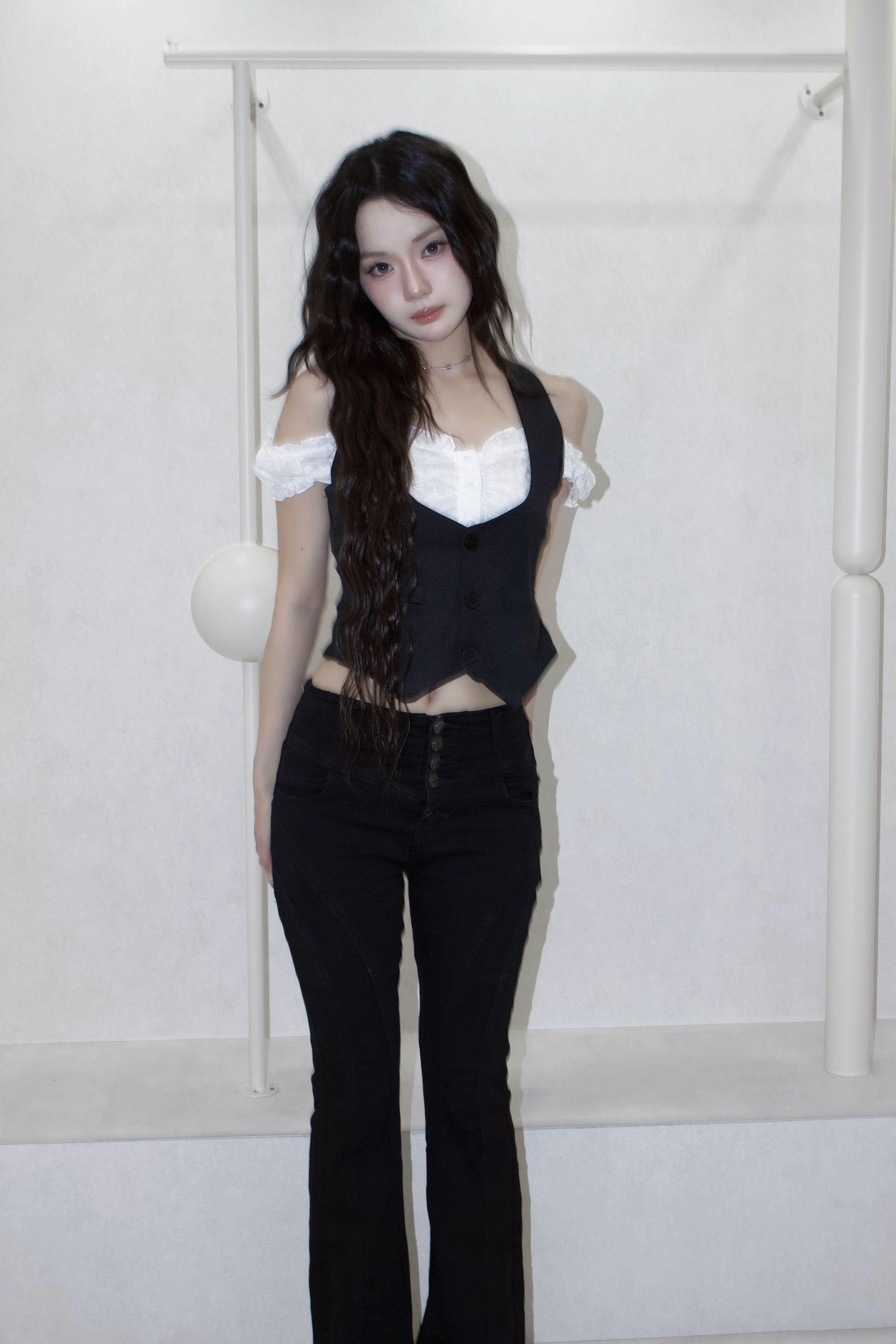 Sabrina melow tops.
