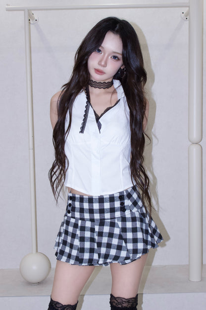 bicolor line shirt.