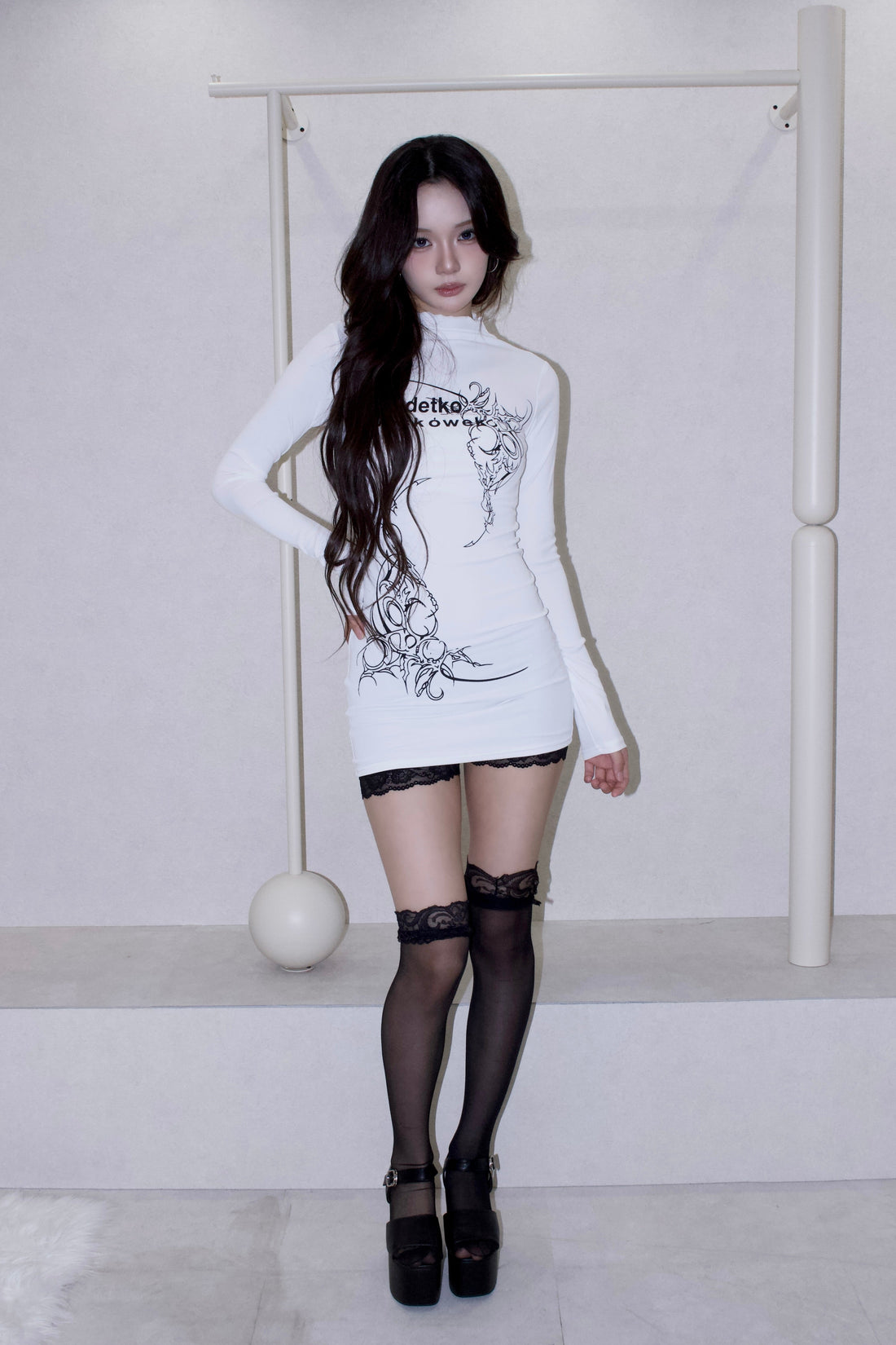 art frame dress.