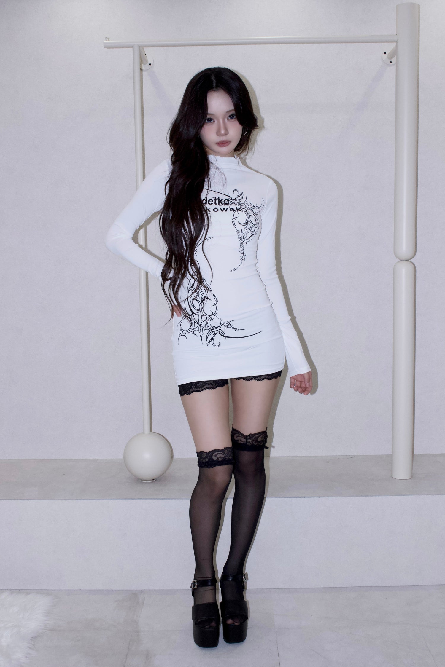 art frame dress.